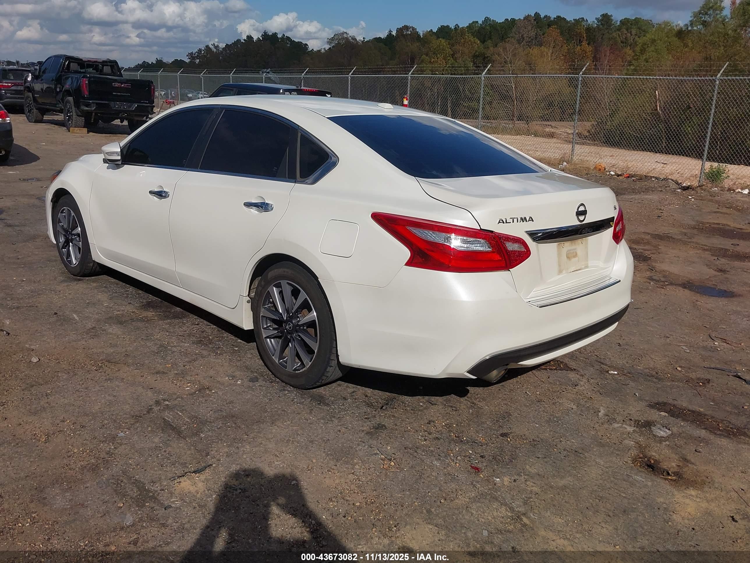 NISSAN ALTIMA image 3