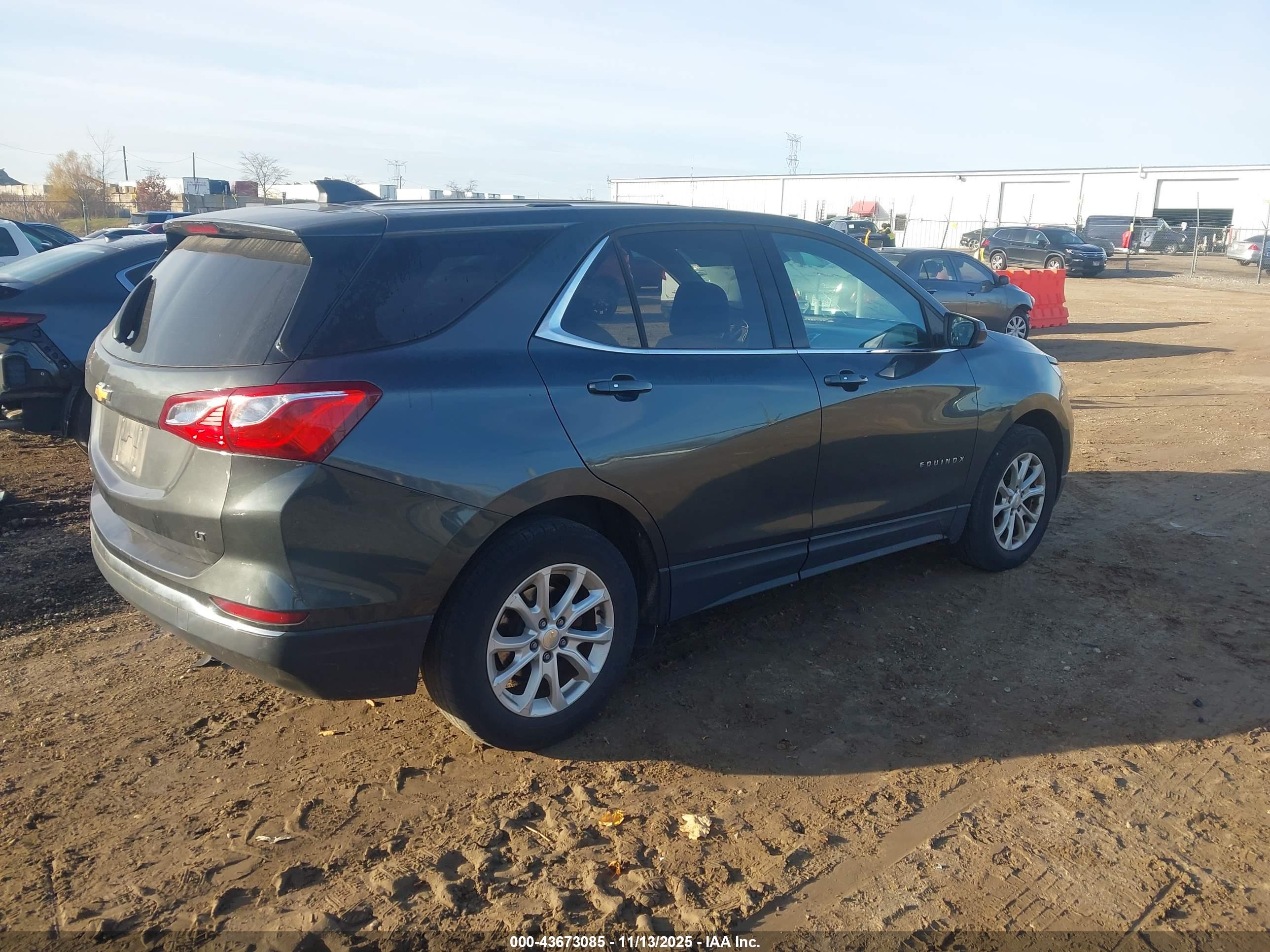 CHEVROLET EQUINOX image 4