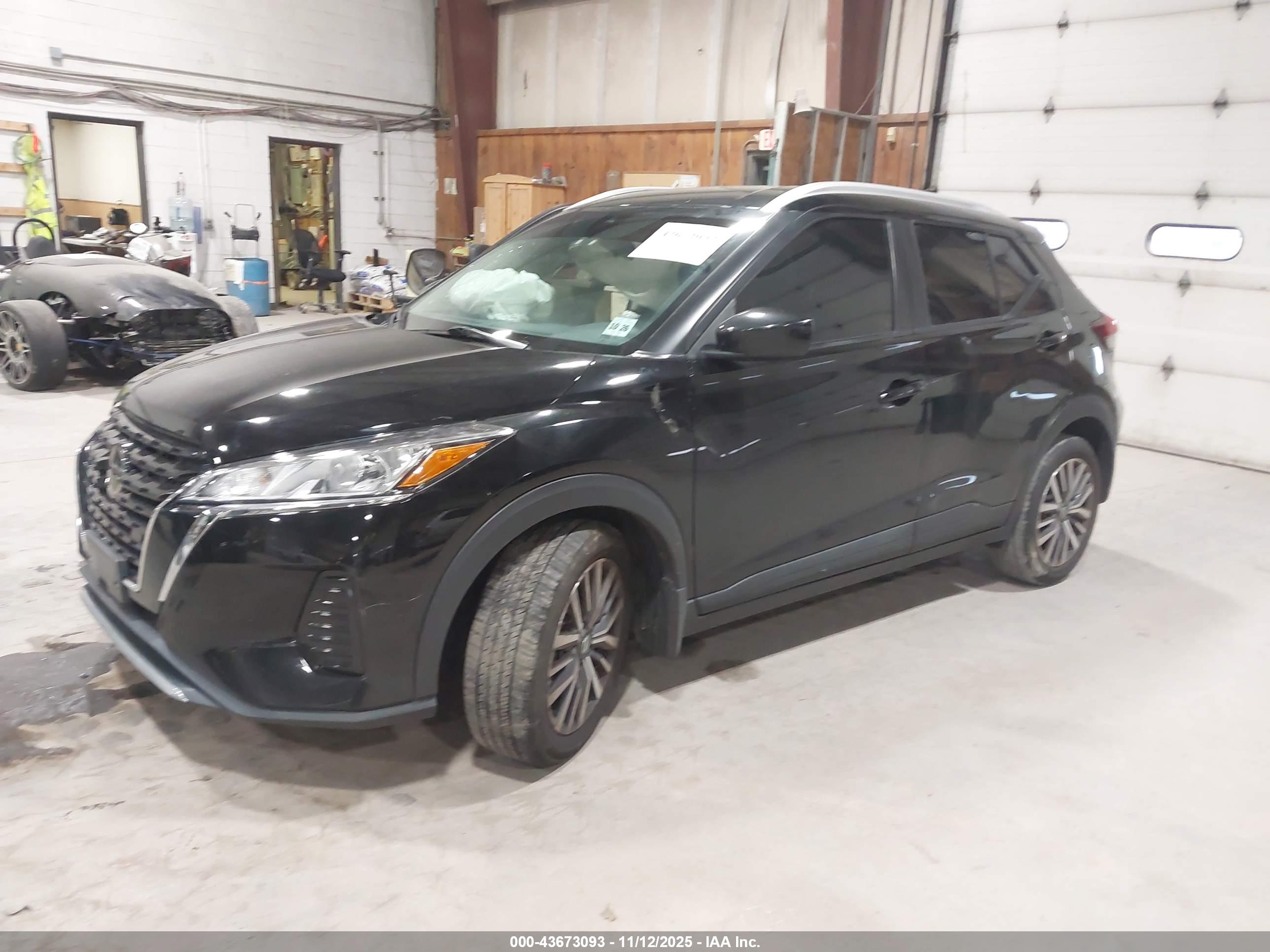 NISSAN KICKS image 2