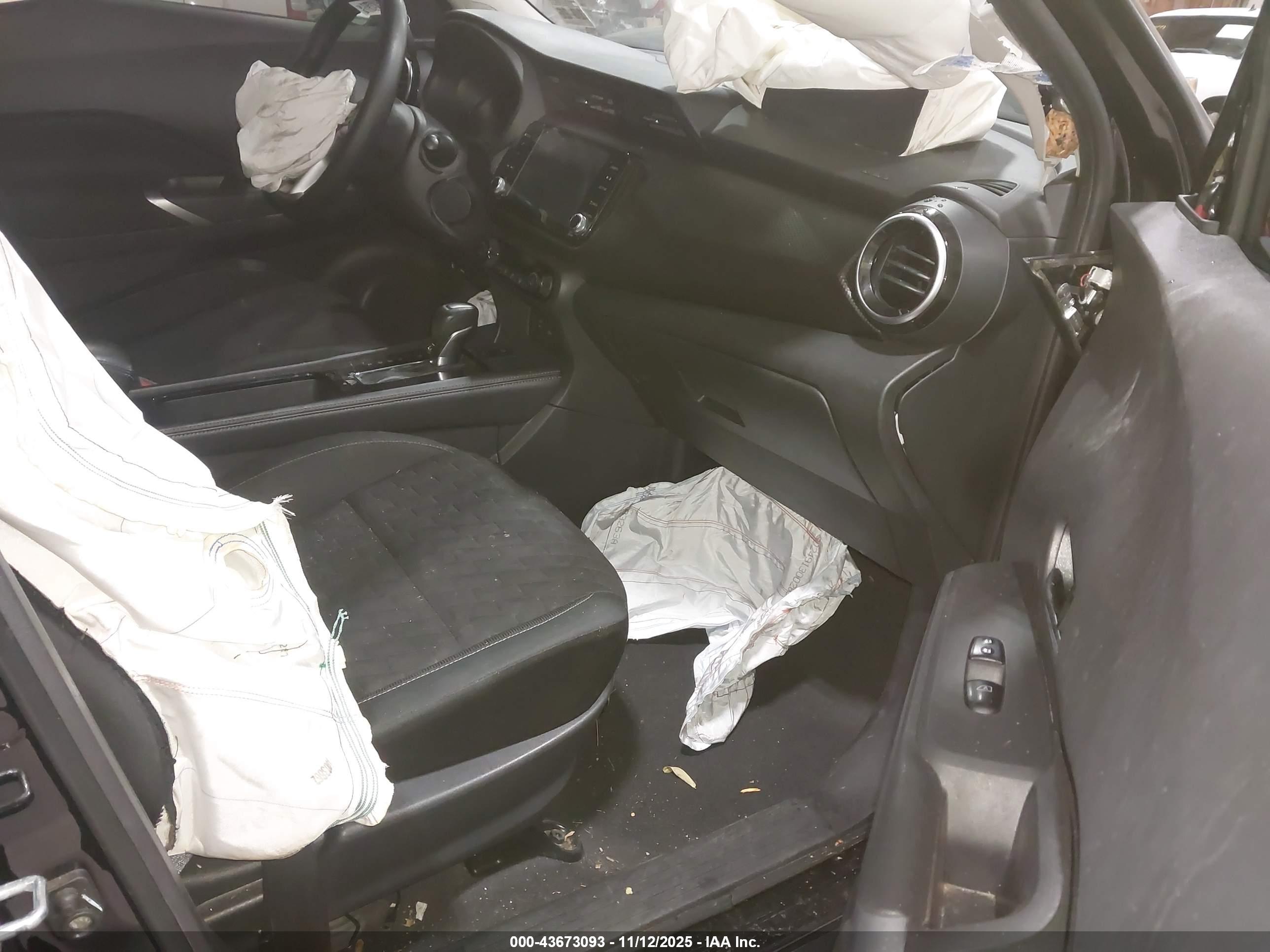 NISSAN KICKS image 5
