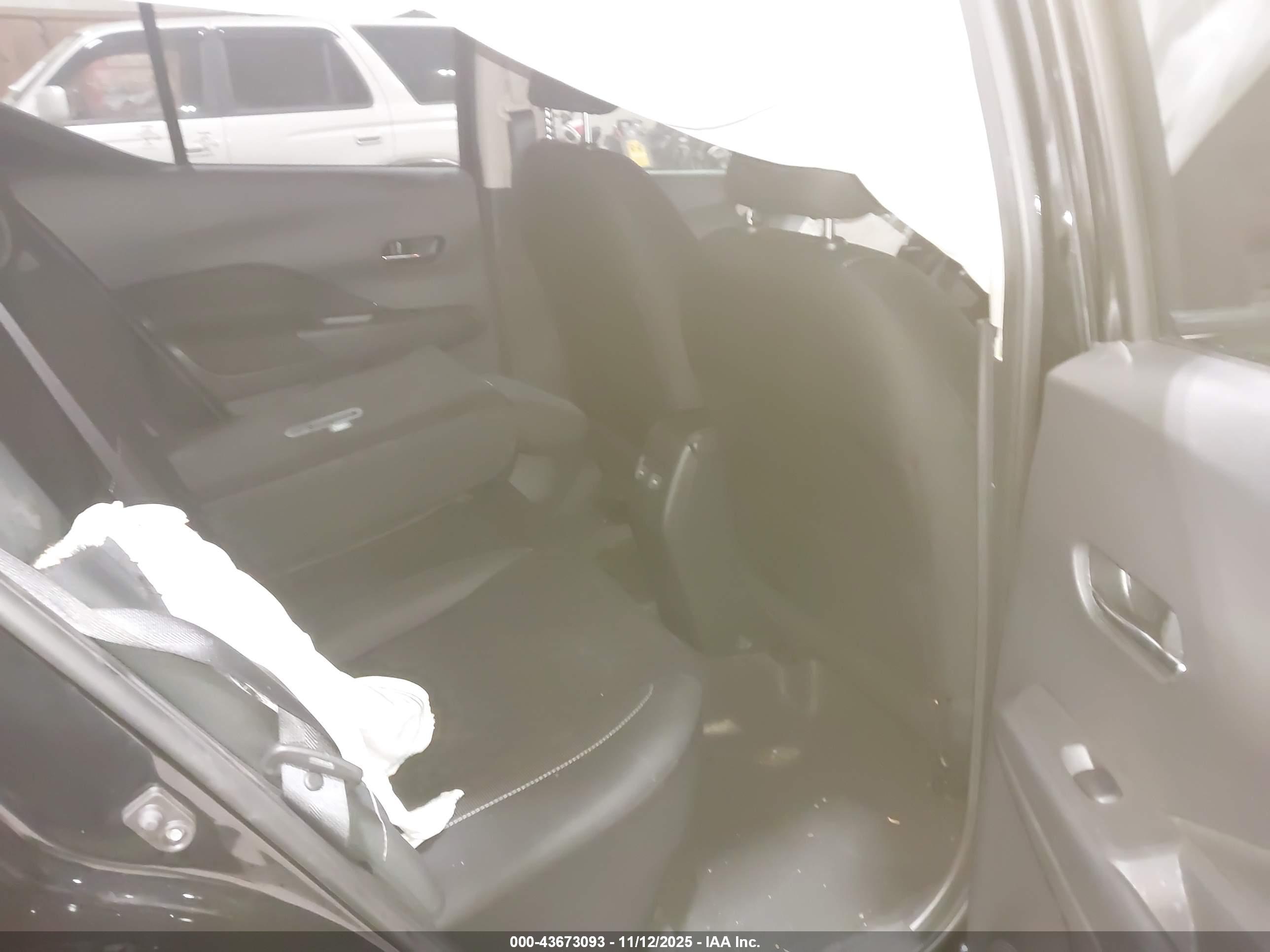 NISSAN KICKS image 8