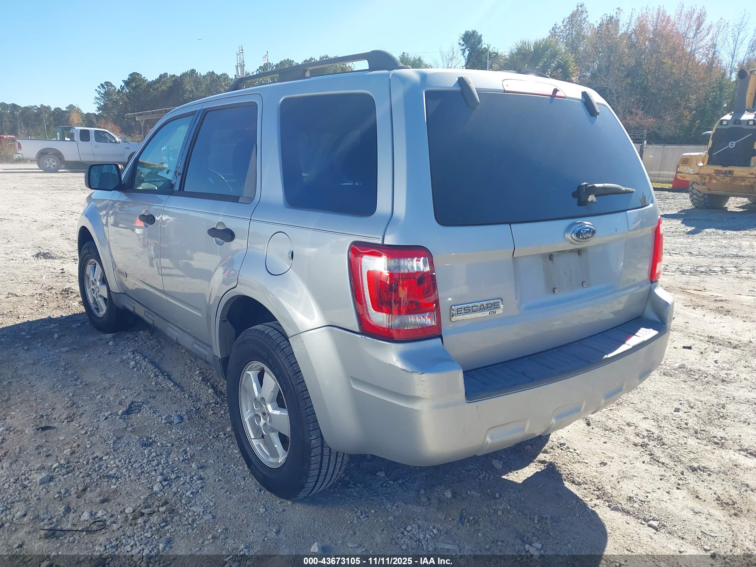 FORD ESCAPE image 3