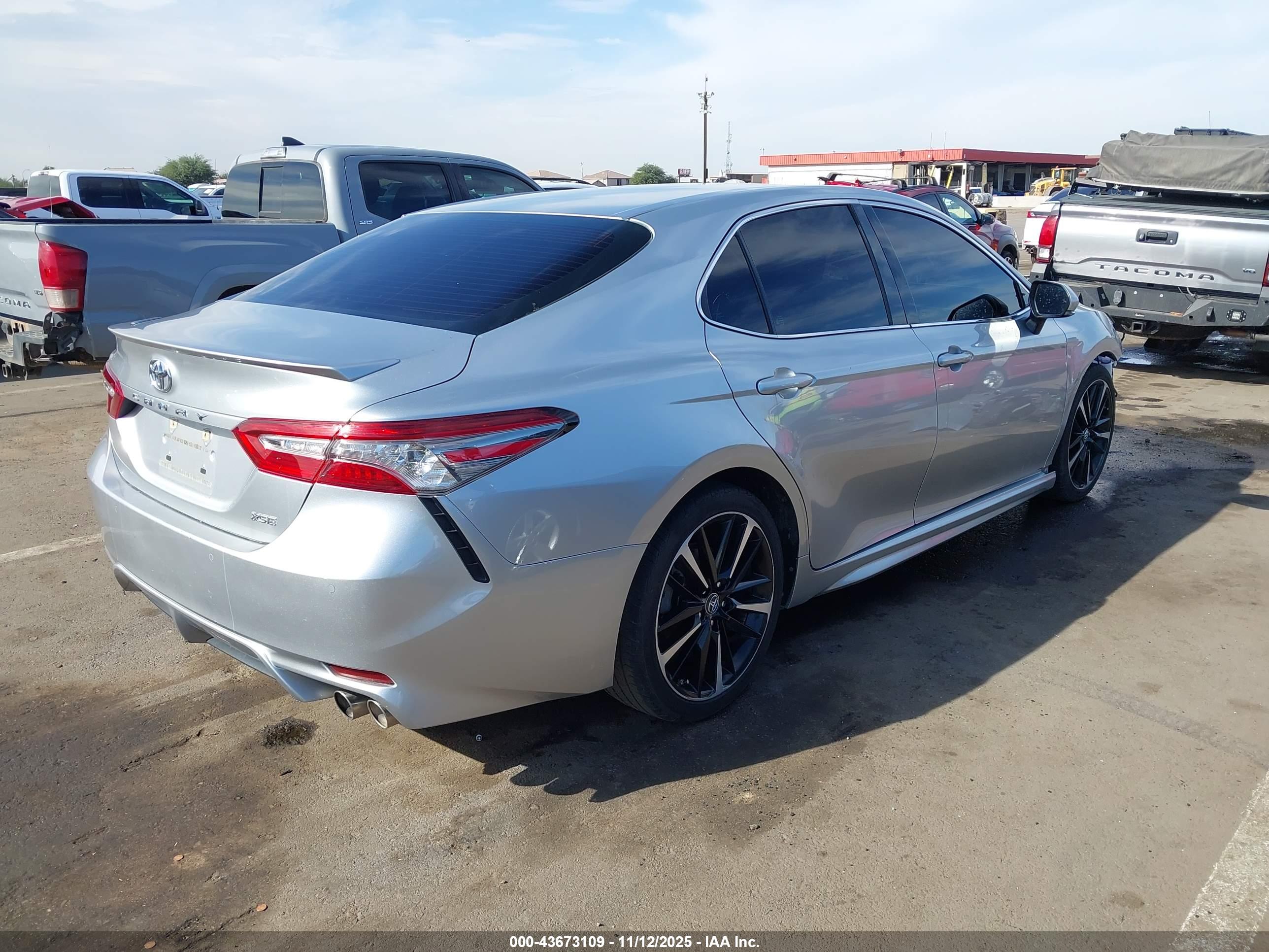 TOYOTA CAMRY image 4