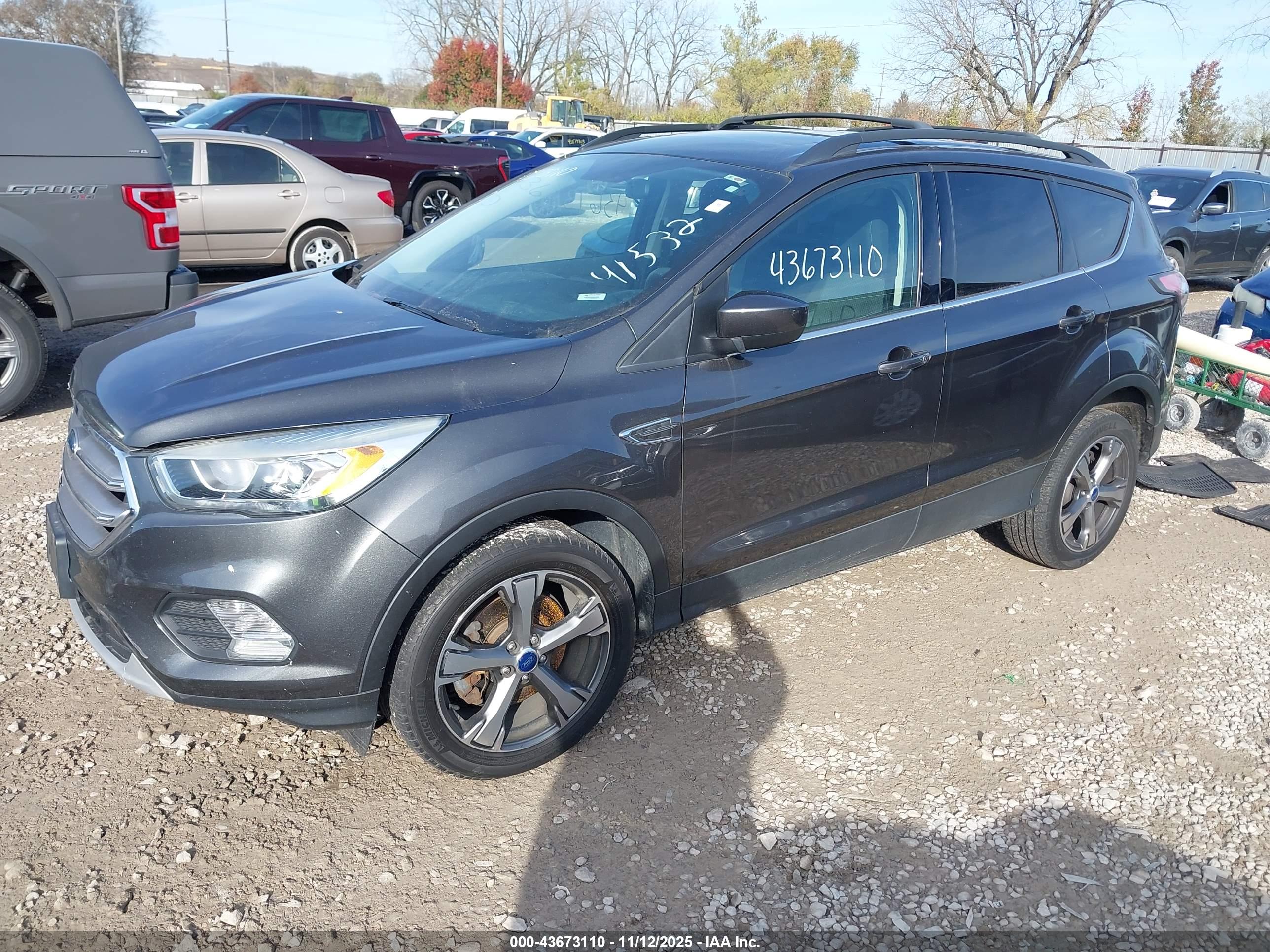 FORD ESCAPE image 2