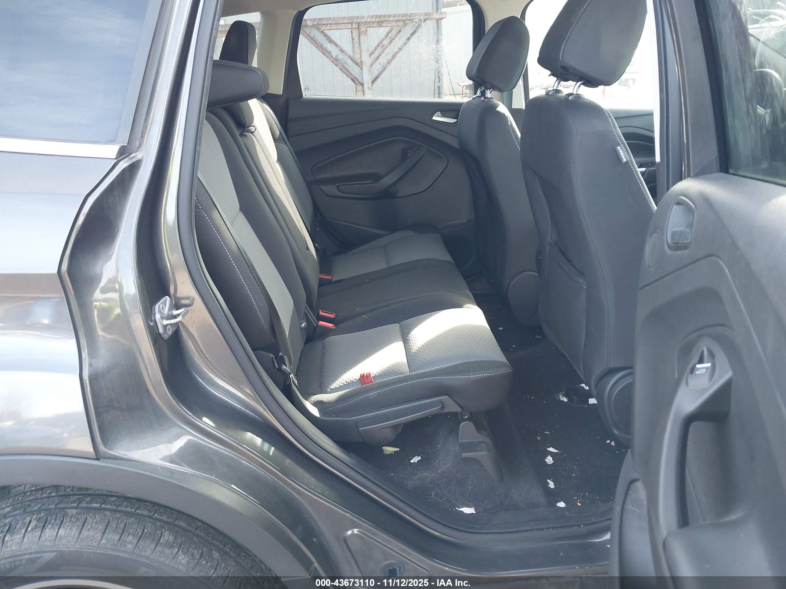 FORD ESCAPE image 8