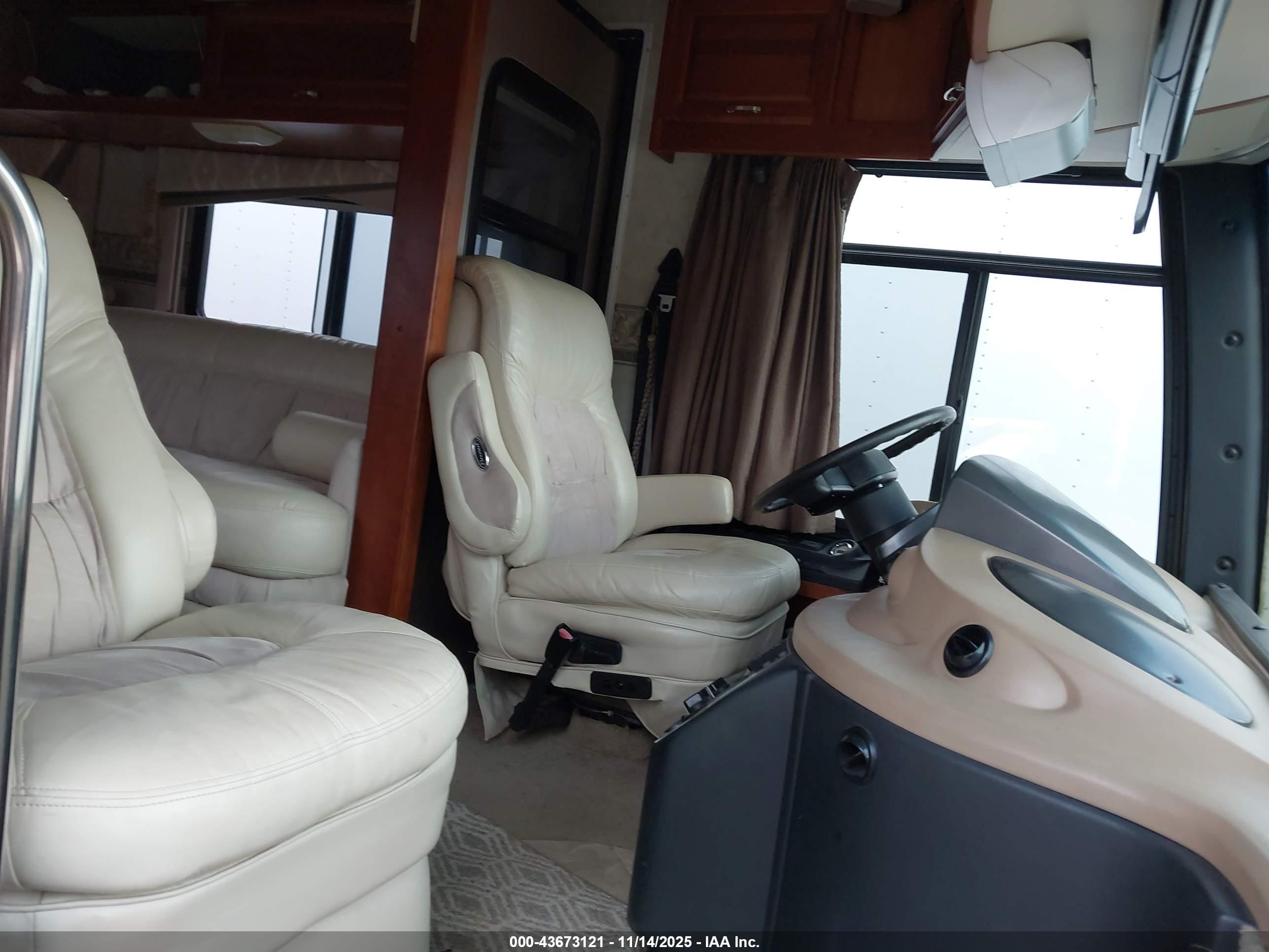 FREIGHTLINER CHASSIS image 5