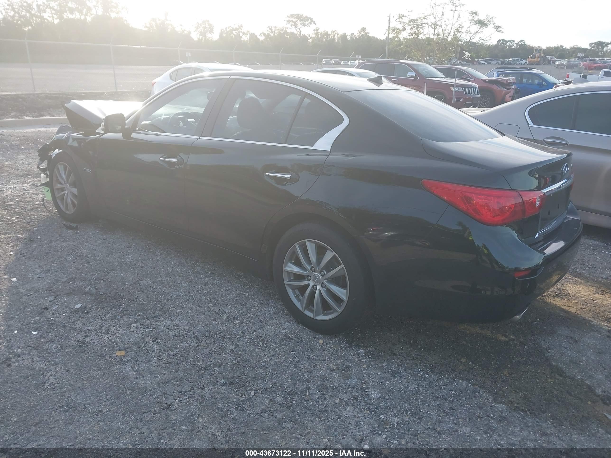 INFINITI Q50 image 3