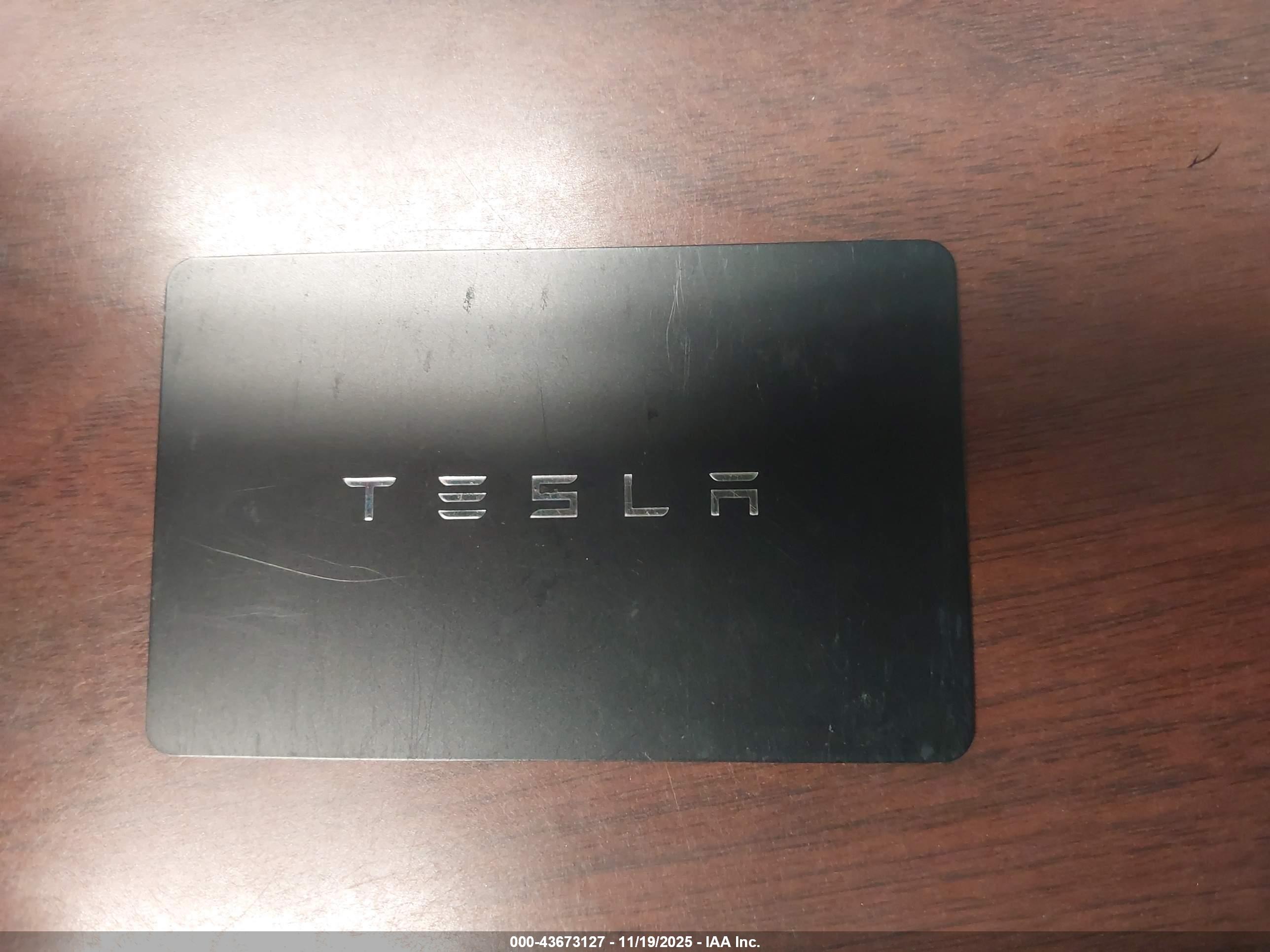 TESLA MODEL image 11