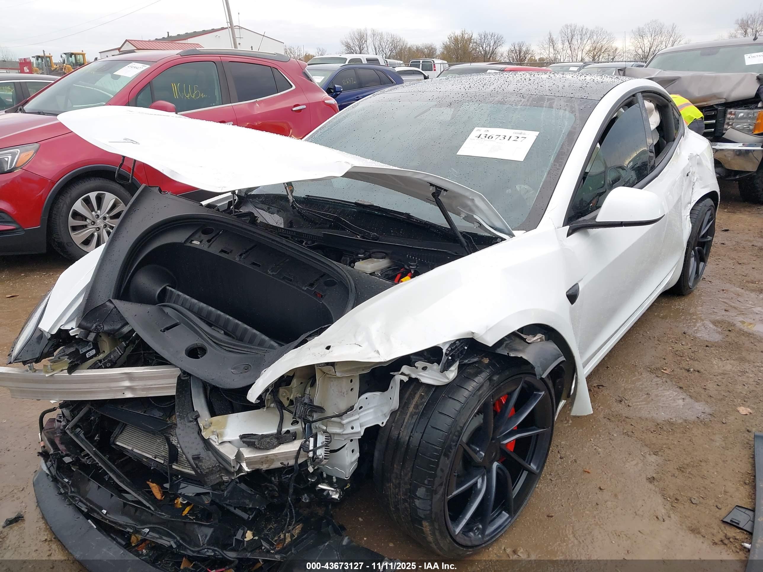TESLA MODEL image 2
