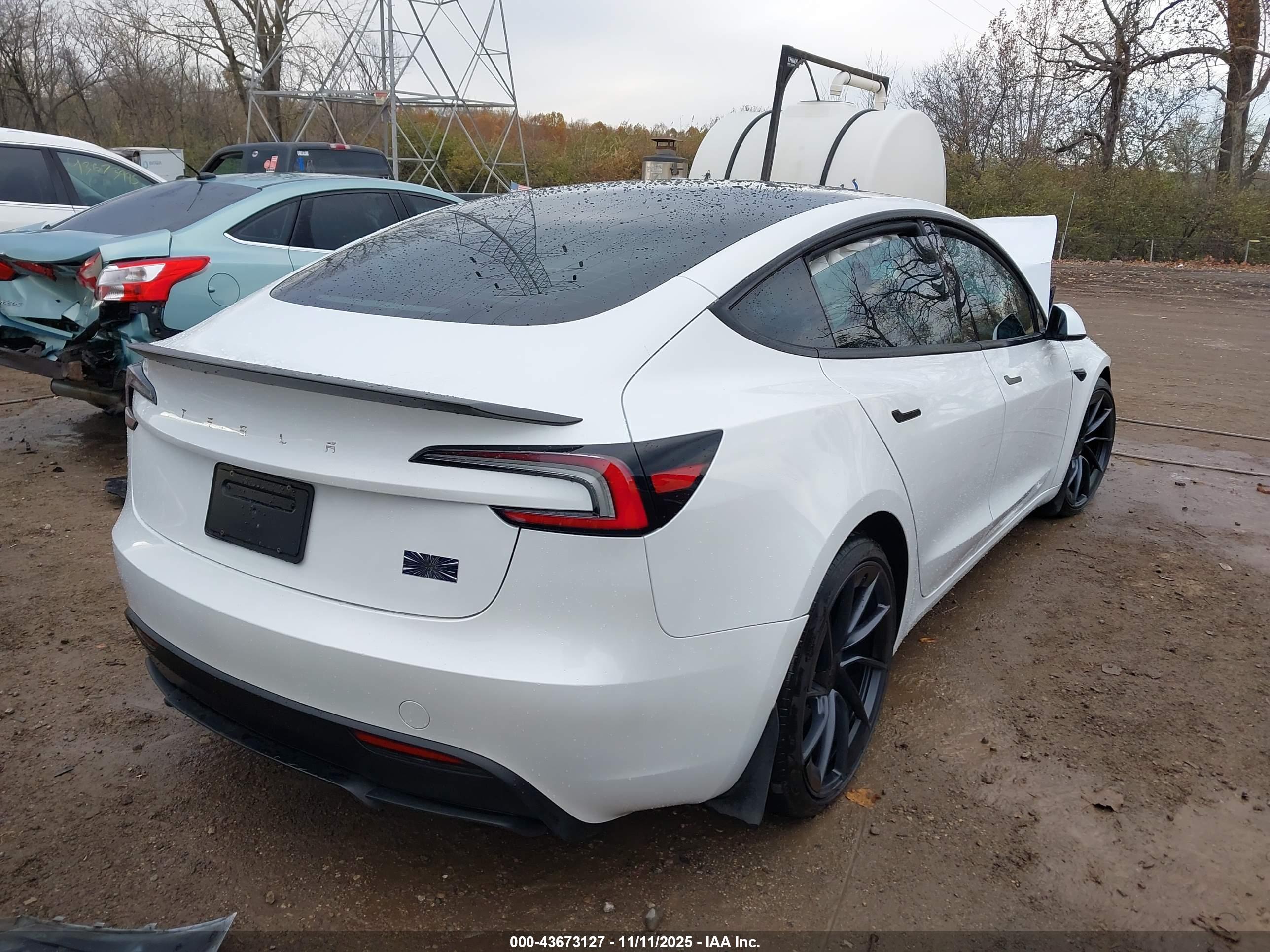 TESLA MODEL image 4