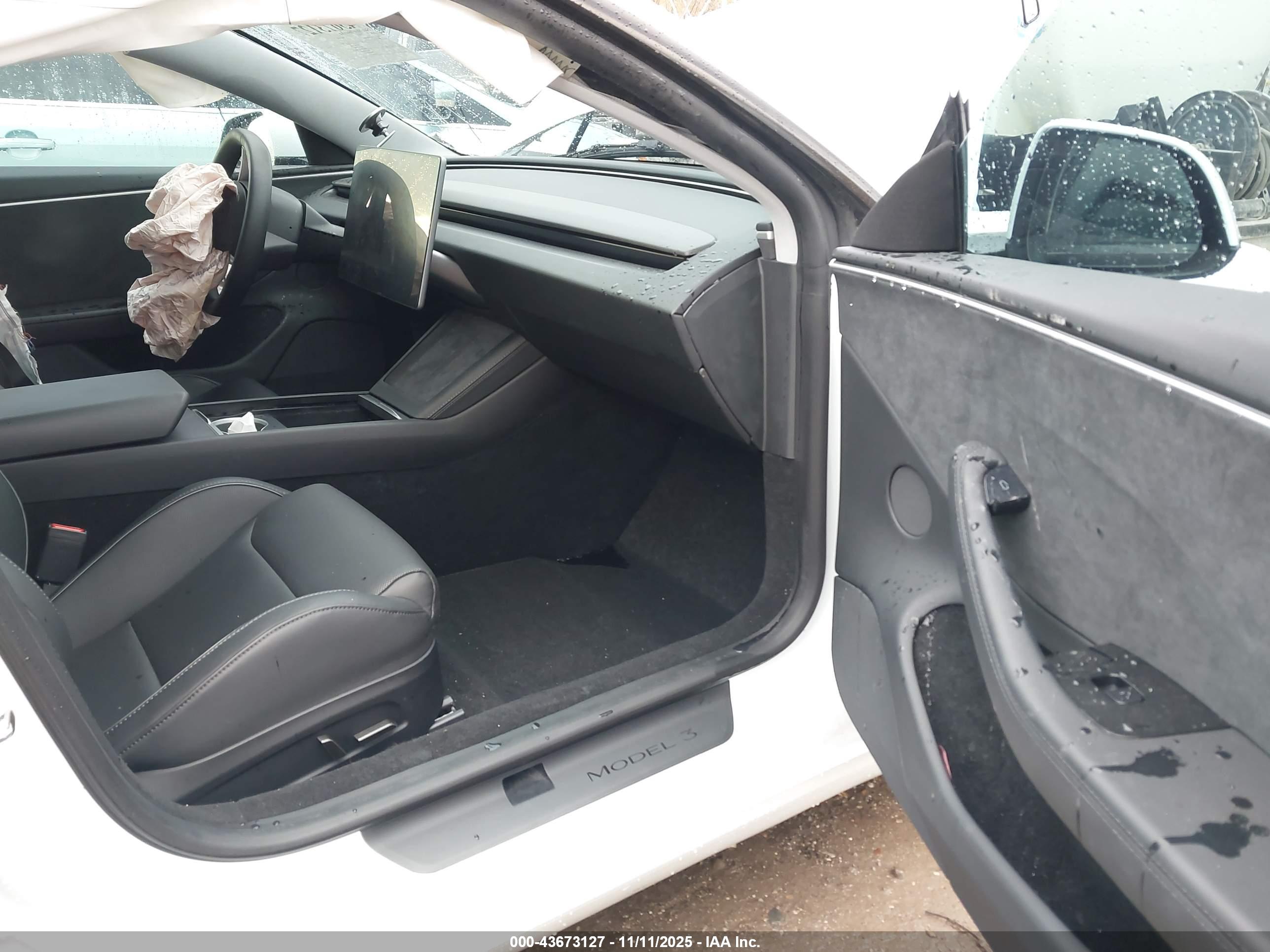 TESLA MODEL image 5