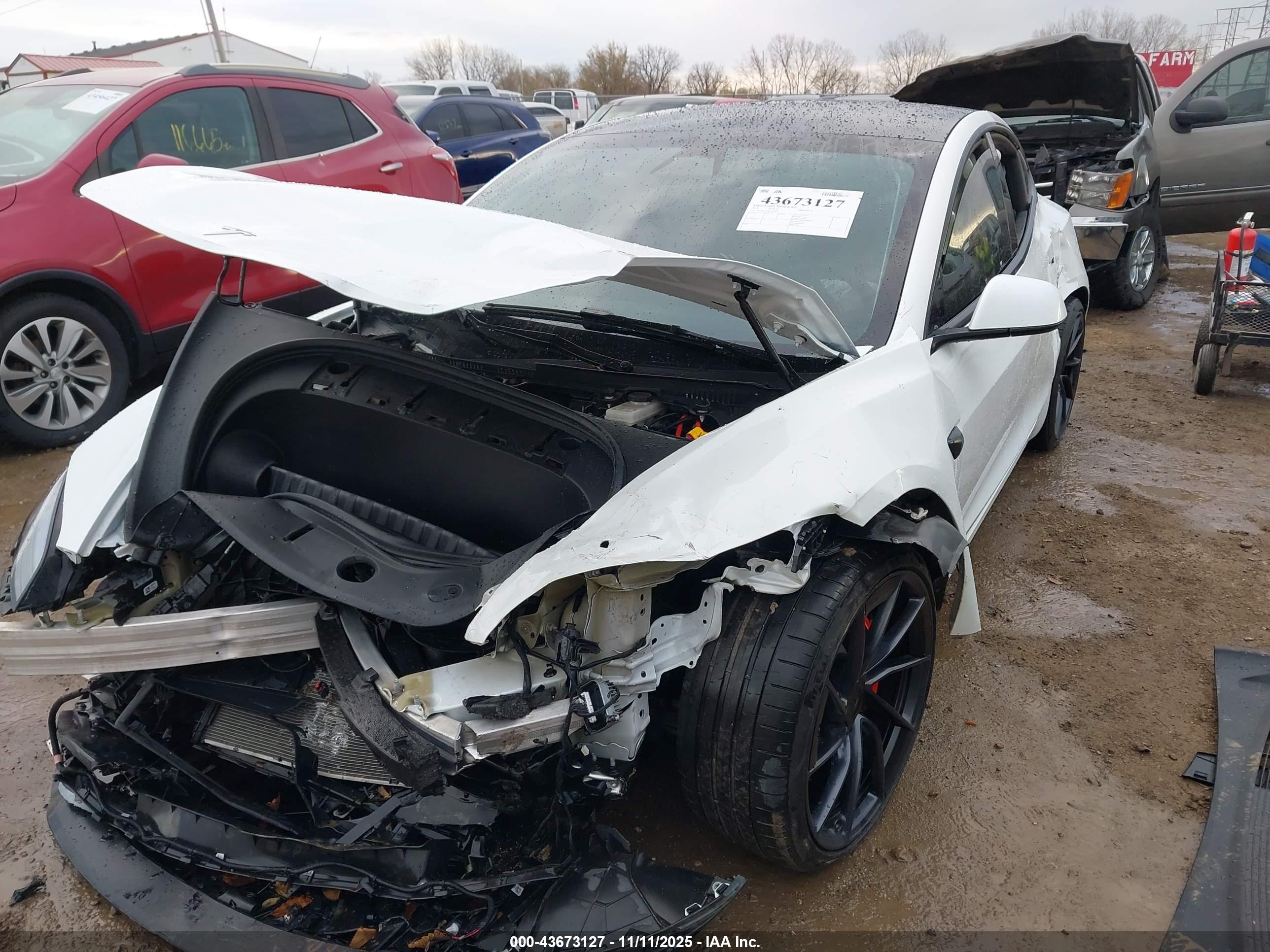 TESLA MODEL image 6