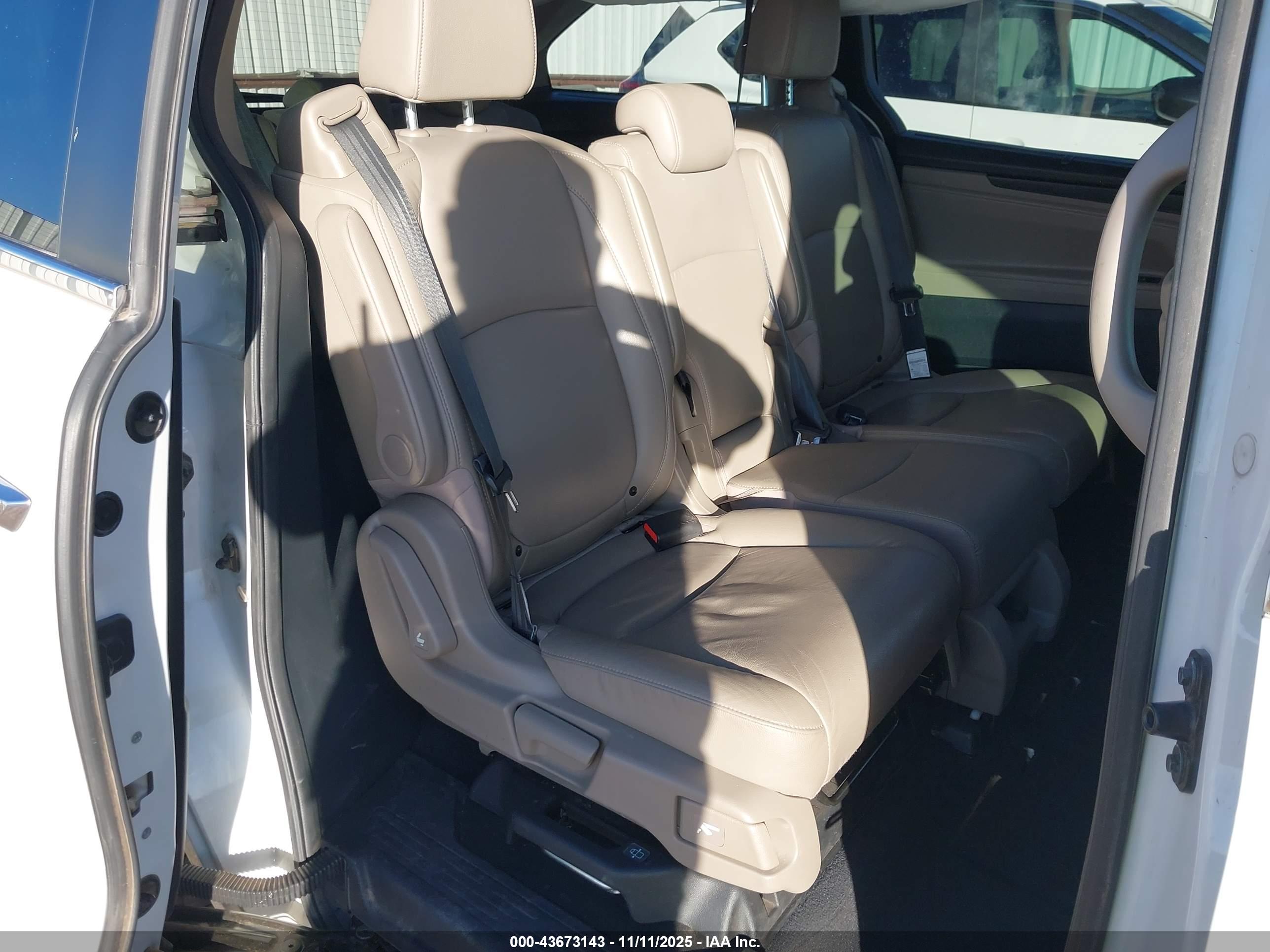 HONDA ODYSSEY image 8