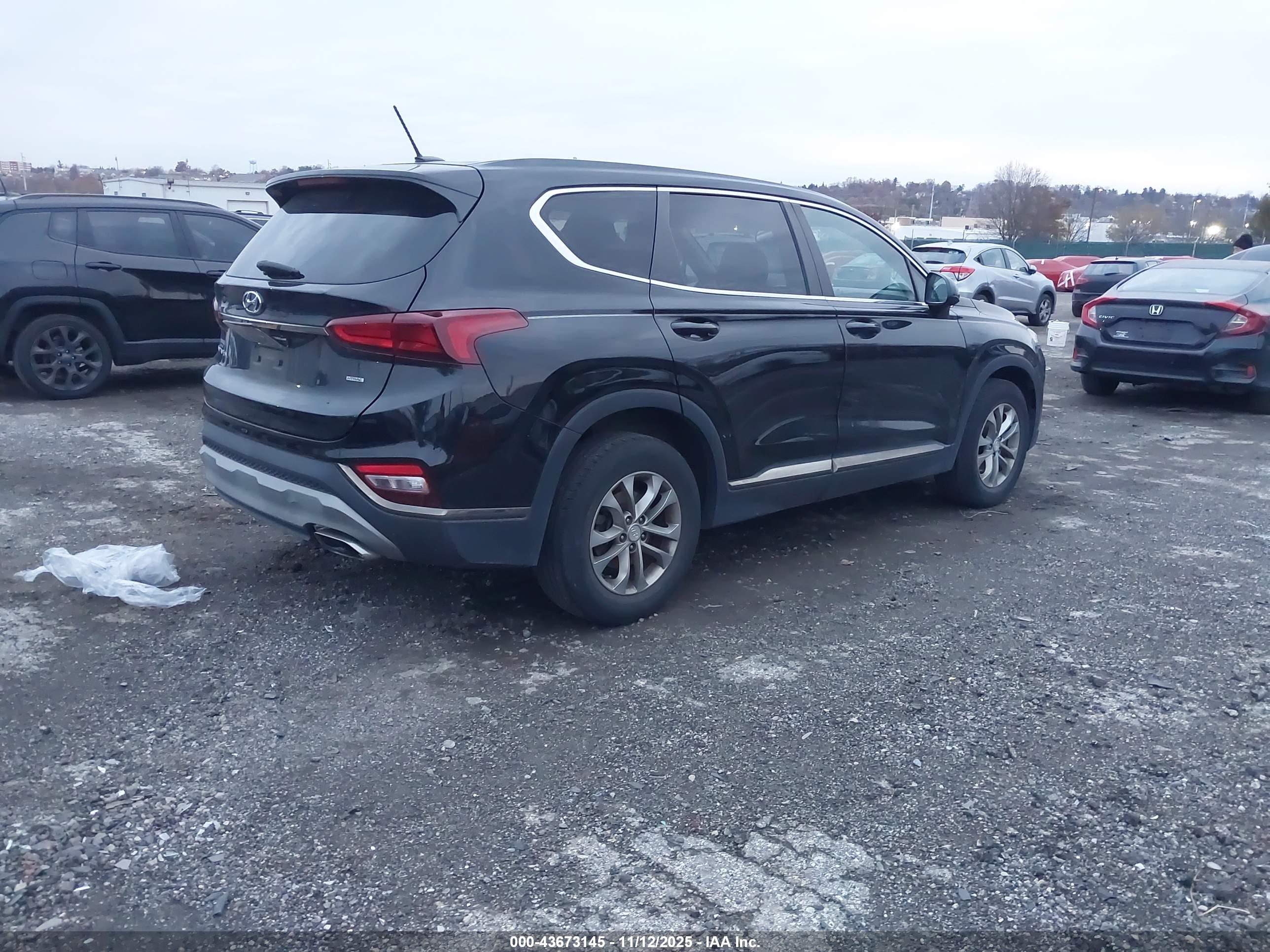 HYUNDAI SANTA image 4
