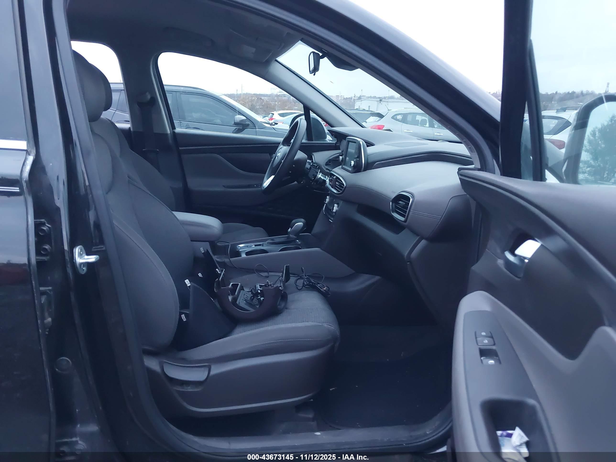 HYUNDAI SANTA image 5
