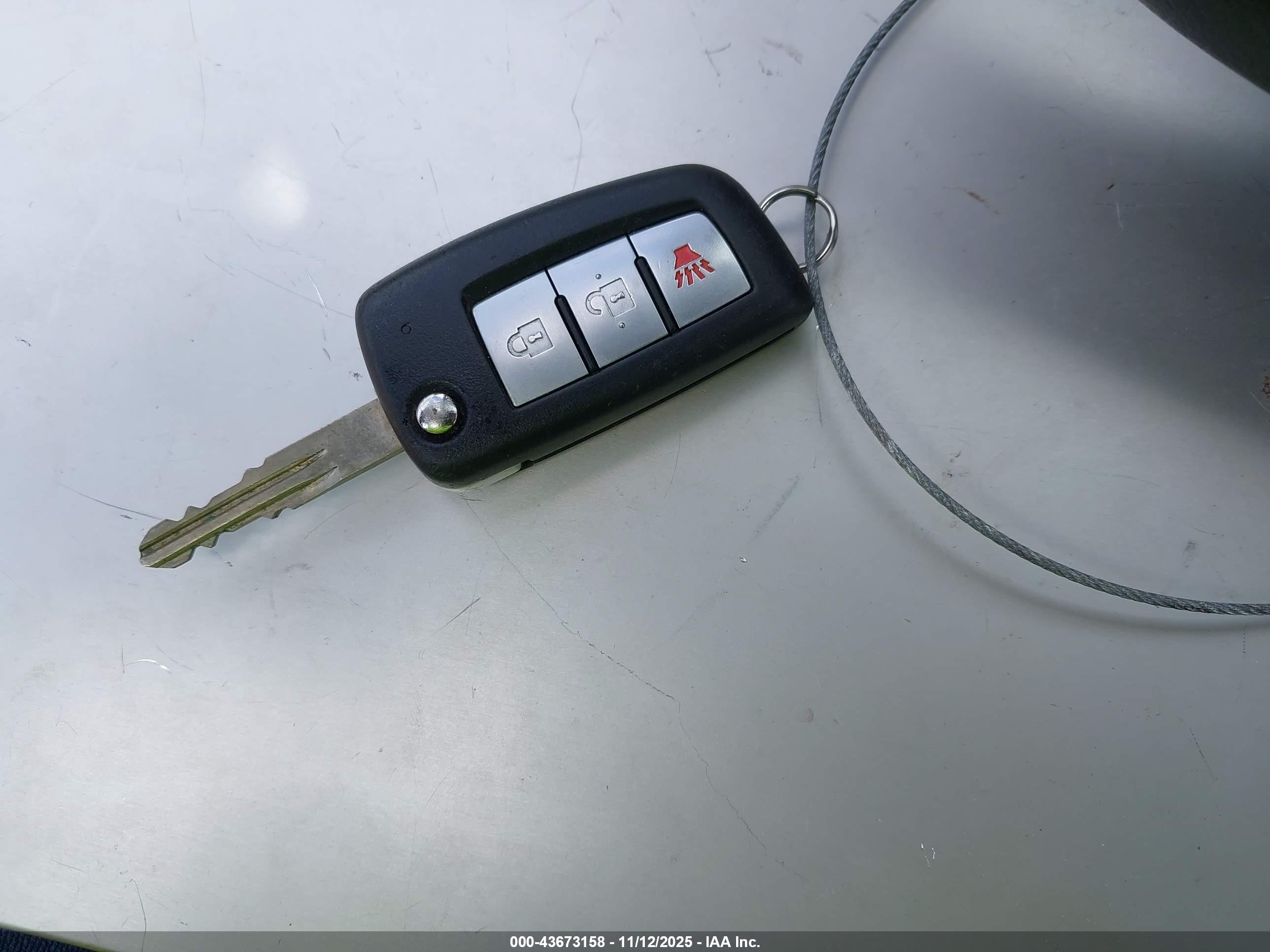 NISSAN ROGUE image 11