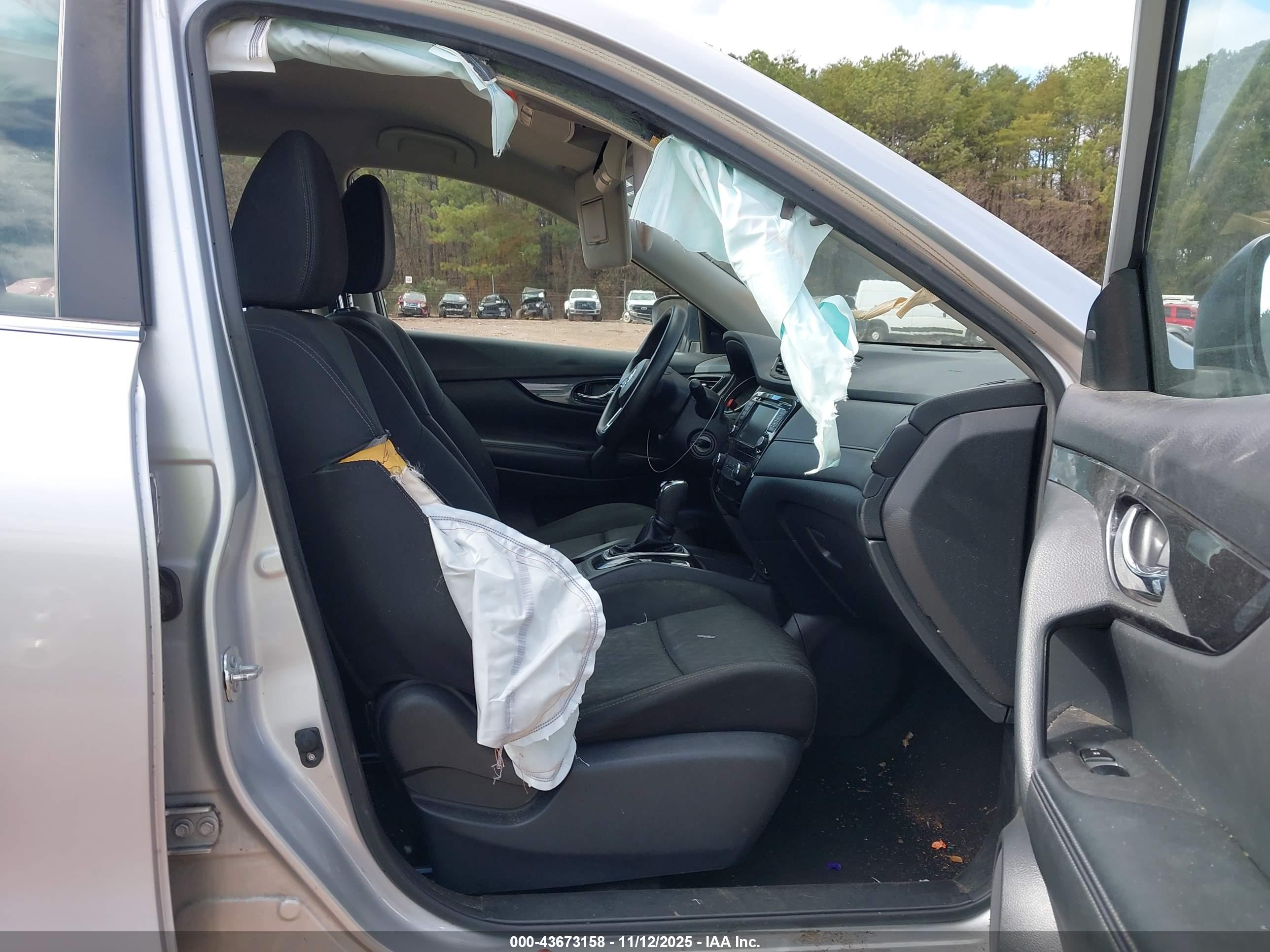 NISSAN ROGUE image 5