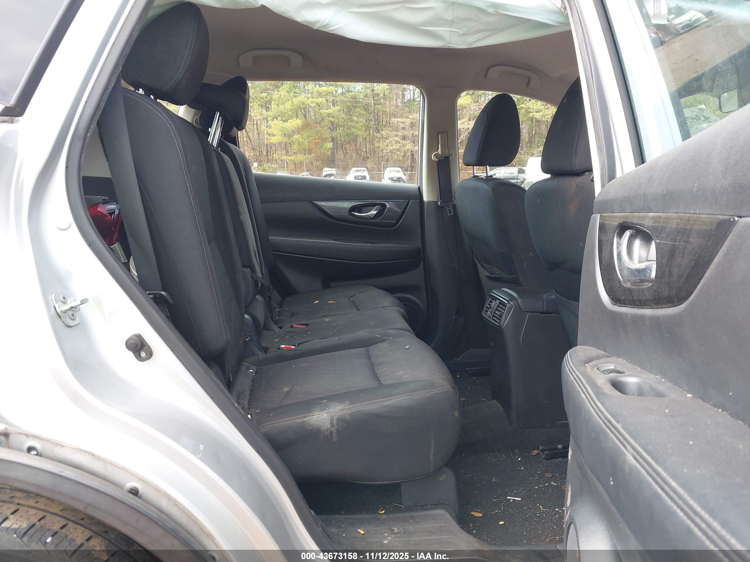 NISSAN ROGUE image 8