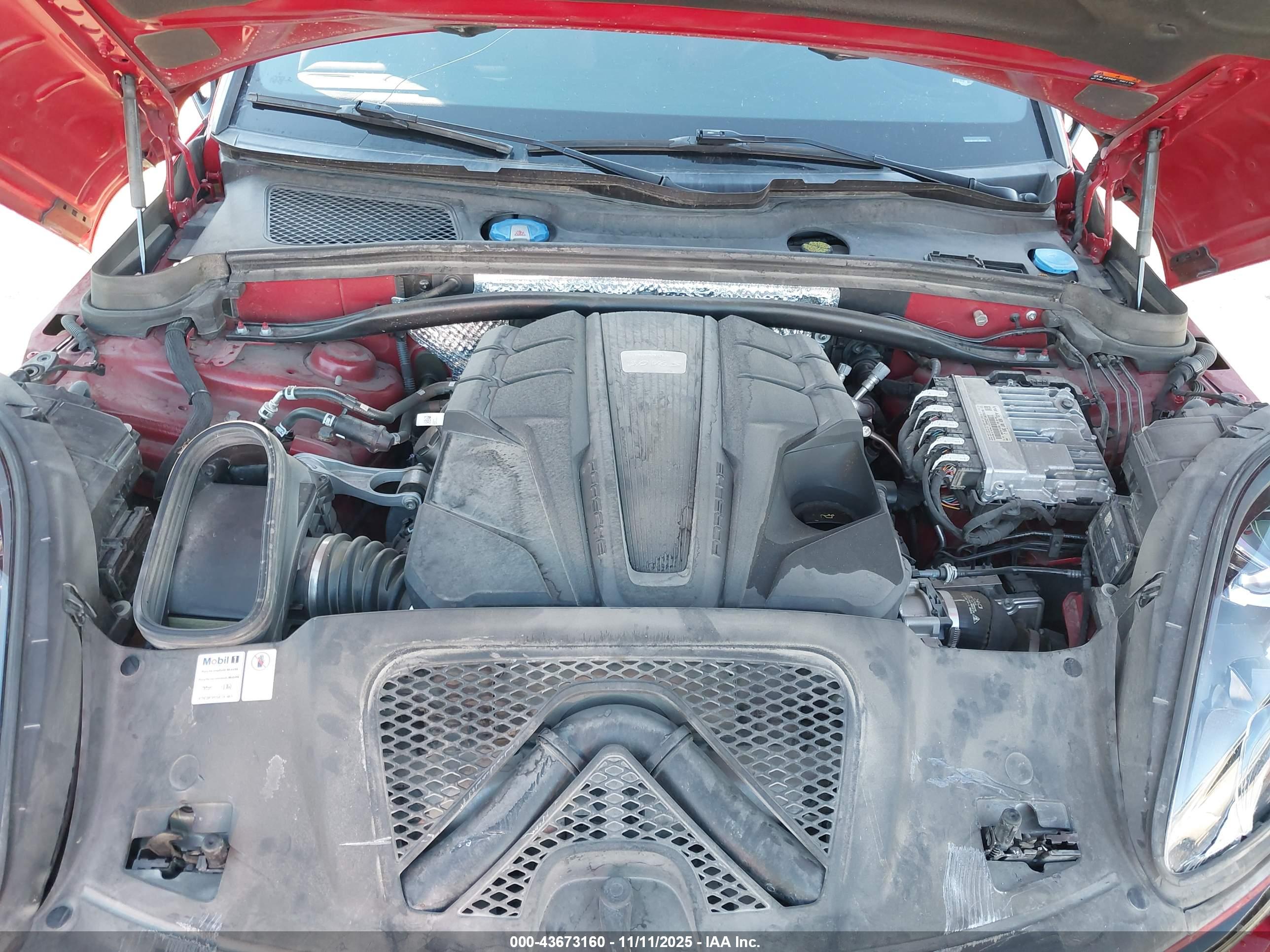 PORSCHE MACAN image 10