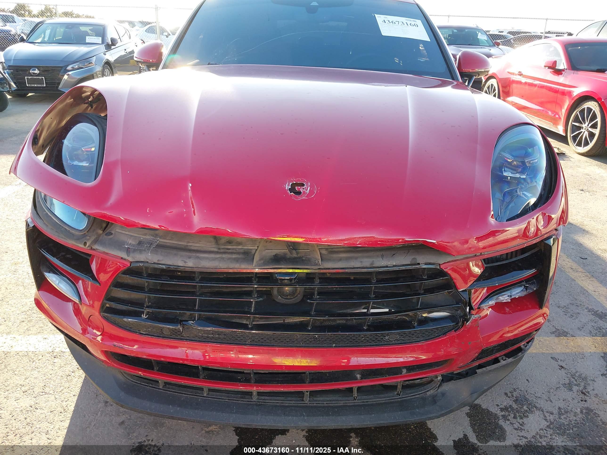 PORSCHE MACAN image 6