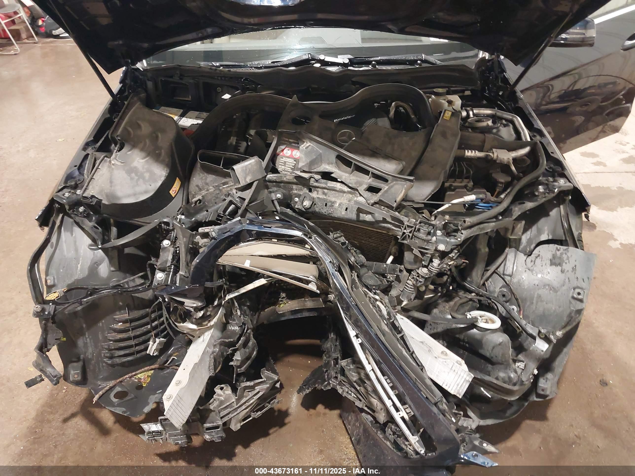 MERCEDES-BENZ E image 10