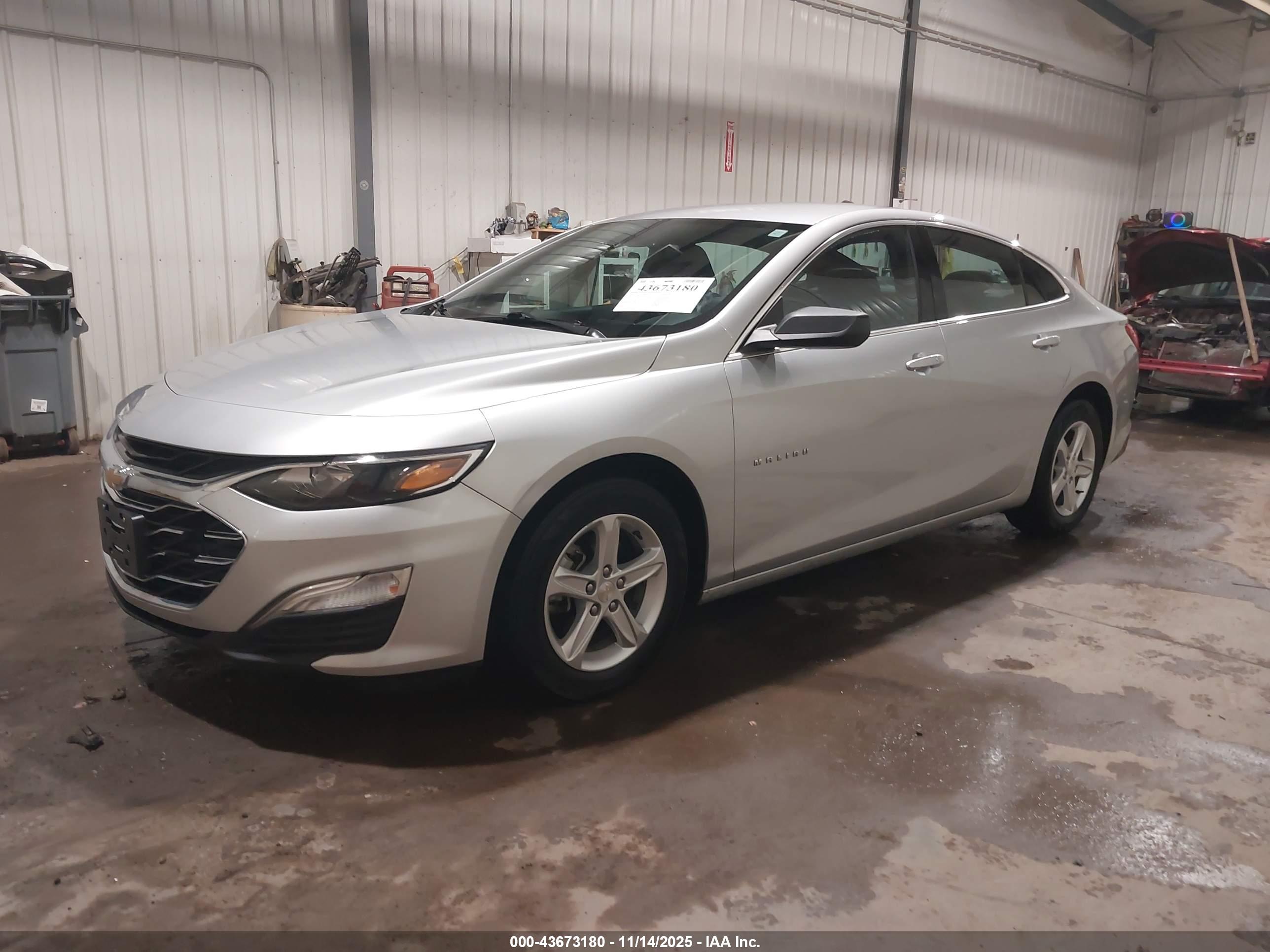 CHEVROLET MALIBU image 2
