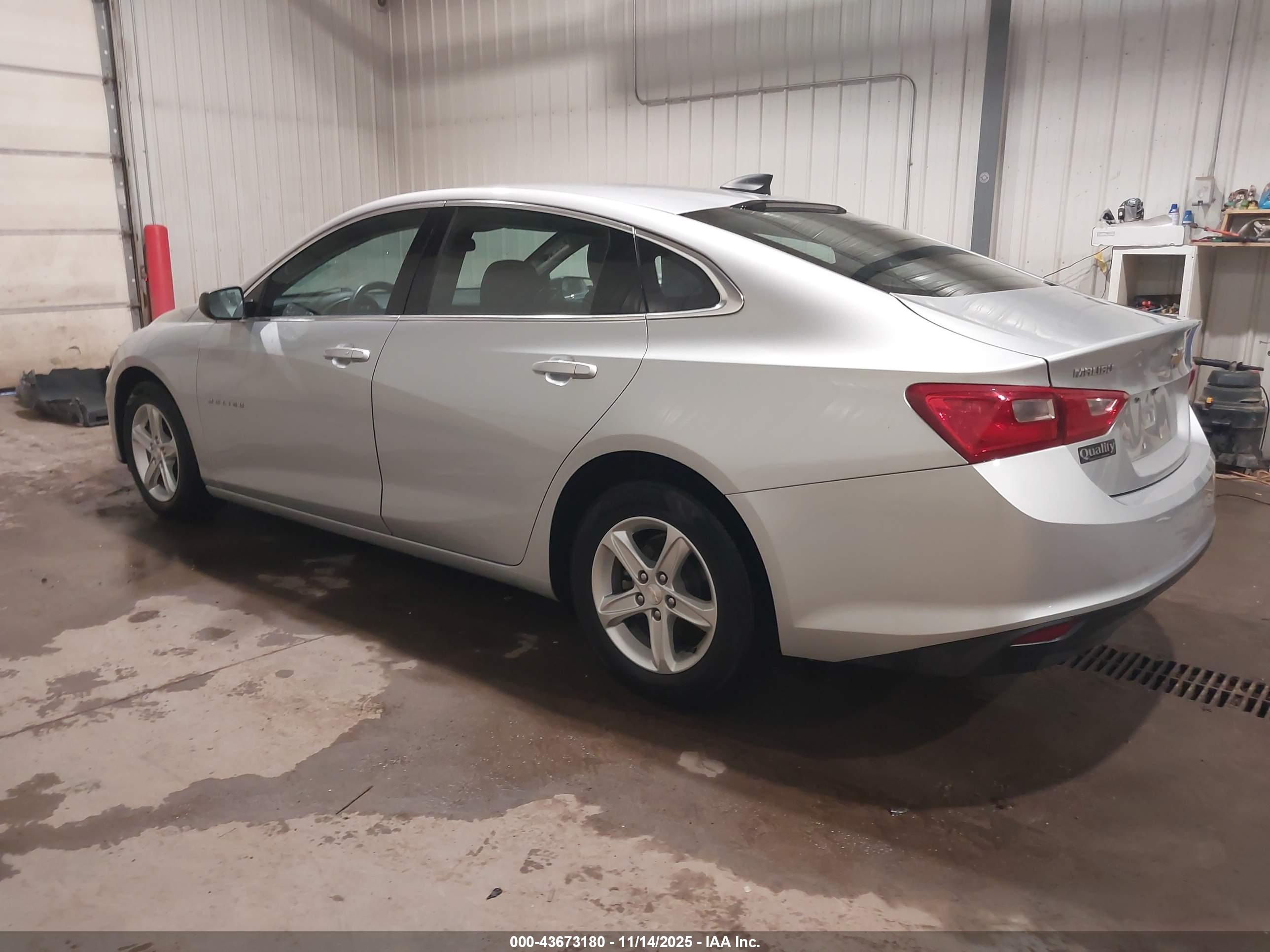 CHEVROLET MALIBU image 3