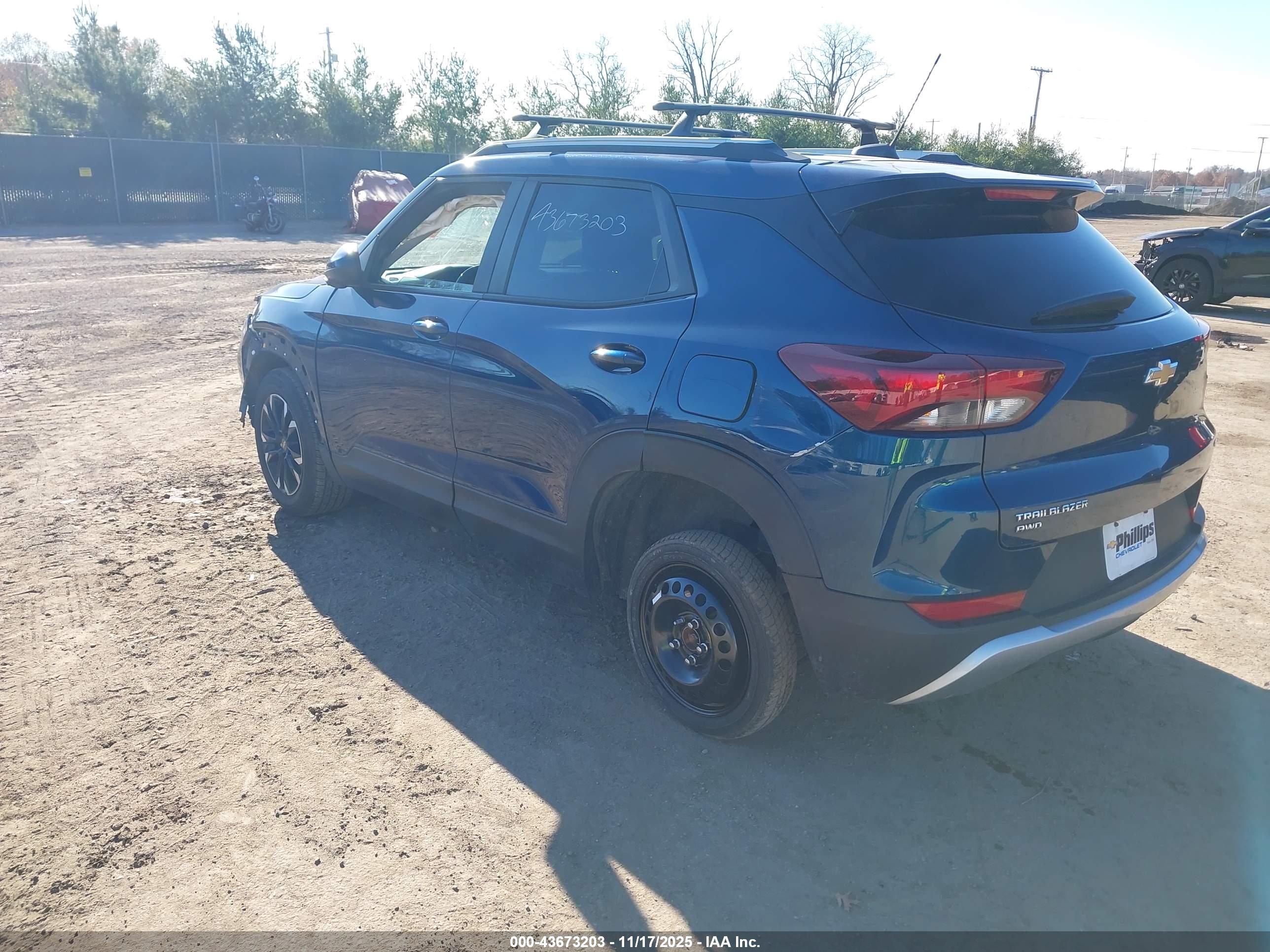 CHEVROLET TRAILBLAZER image 3