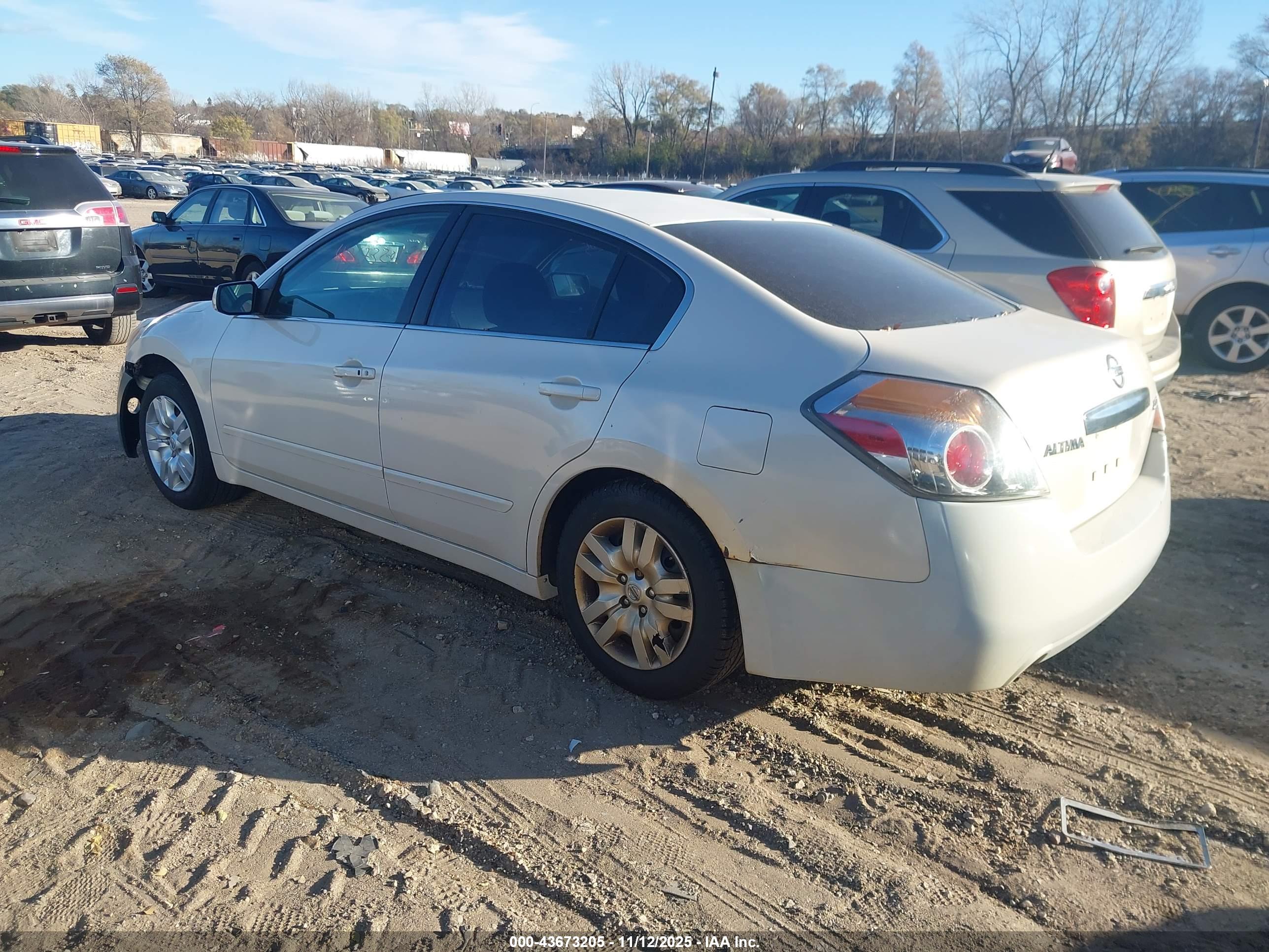 NISSAN ALTIMA image 3