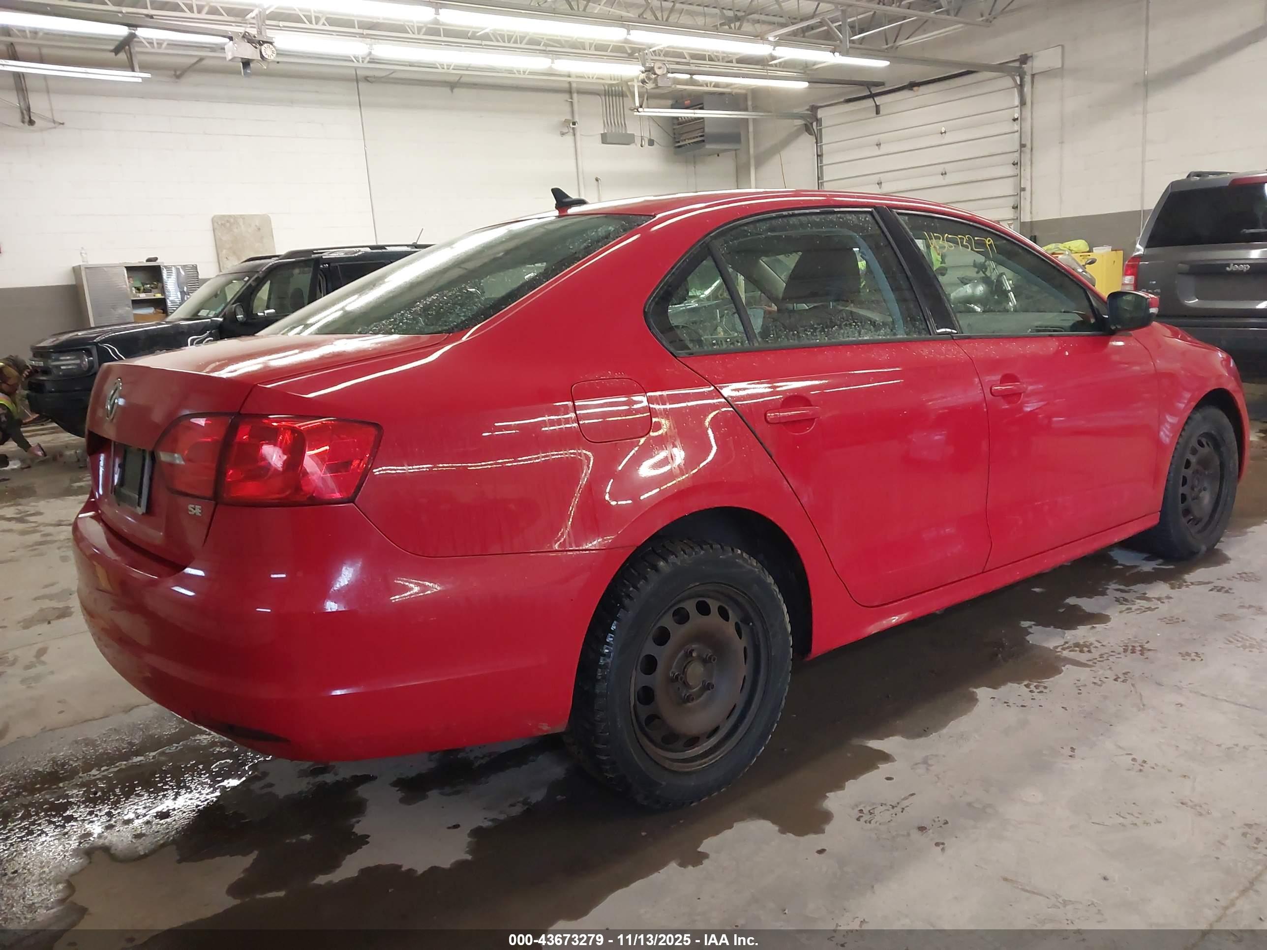 VOLKSWAGEN JETTA image 4