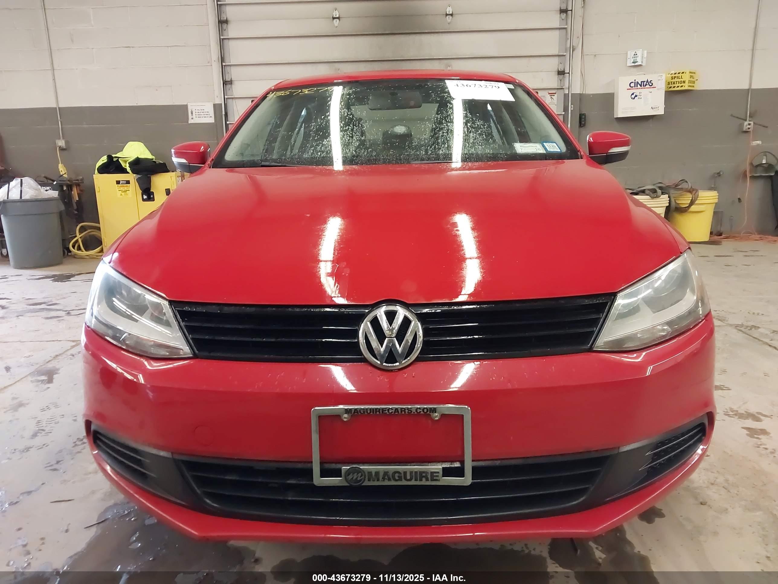 VOLKSWAGEN JETTA image 6