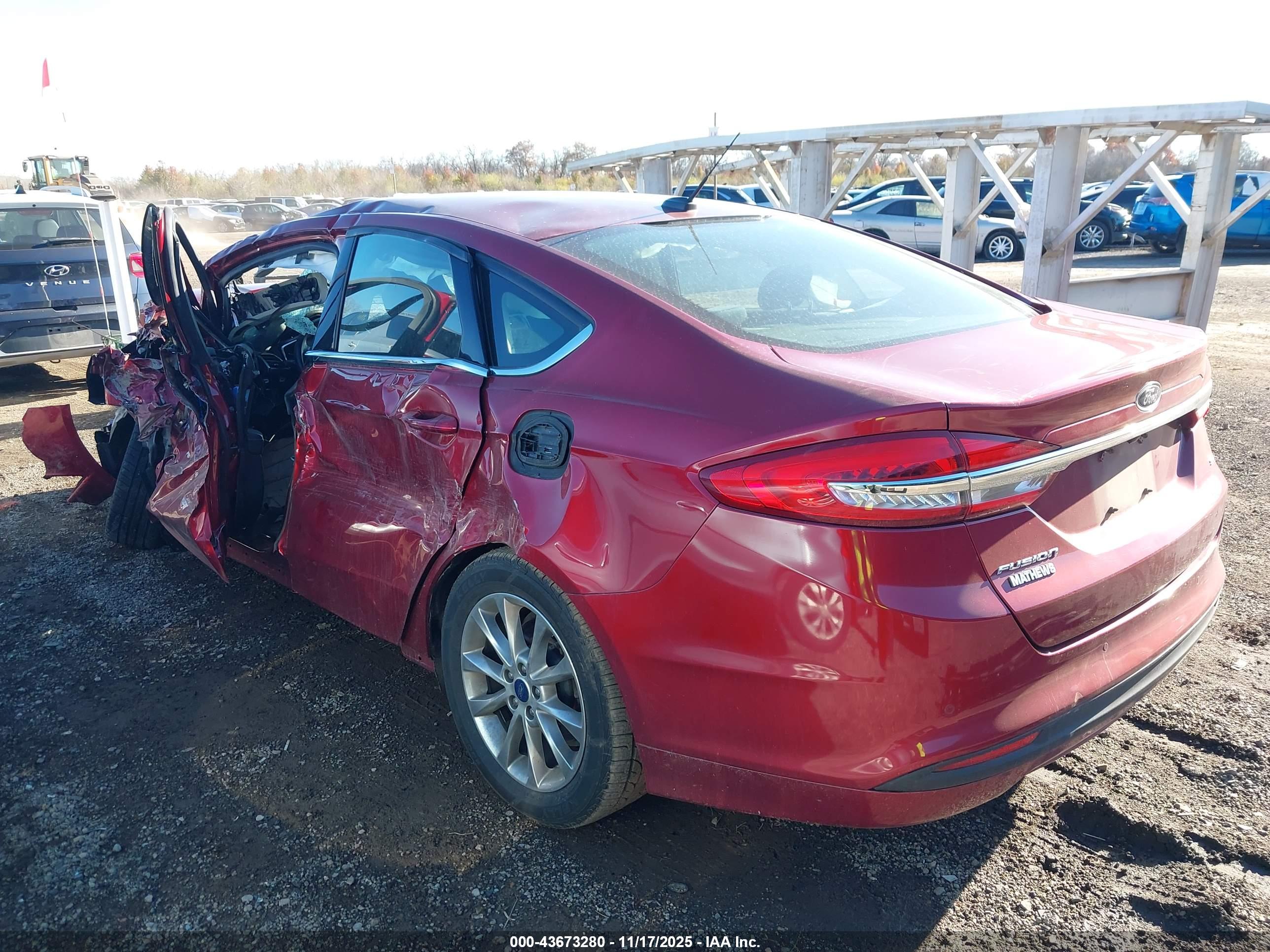 FORD FUSION image 3