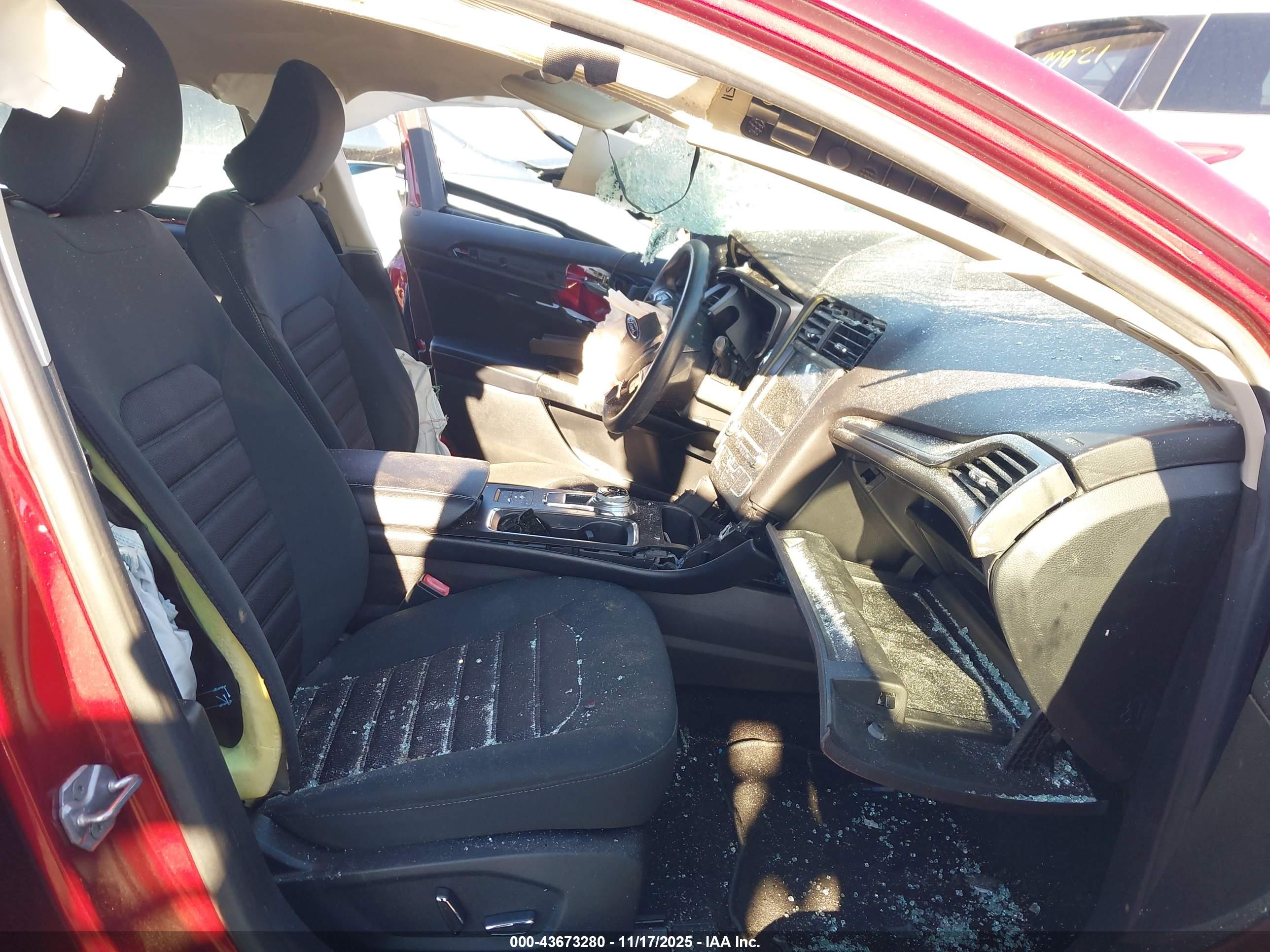 FORD FUSION image 5