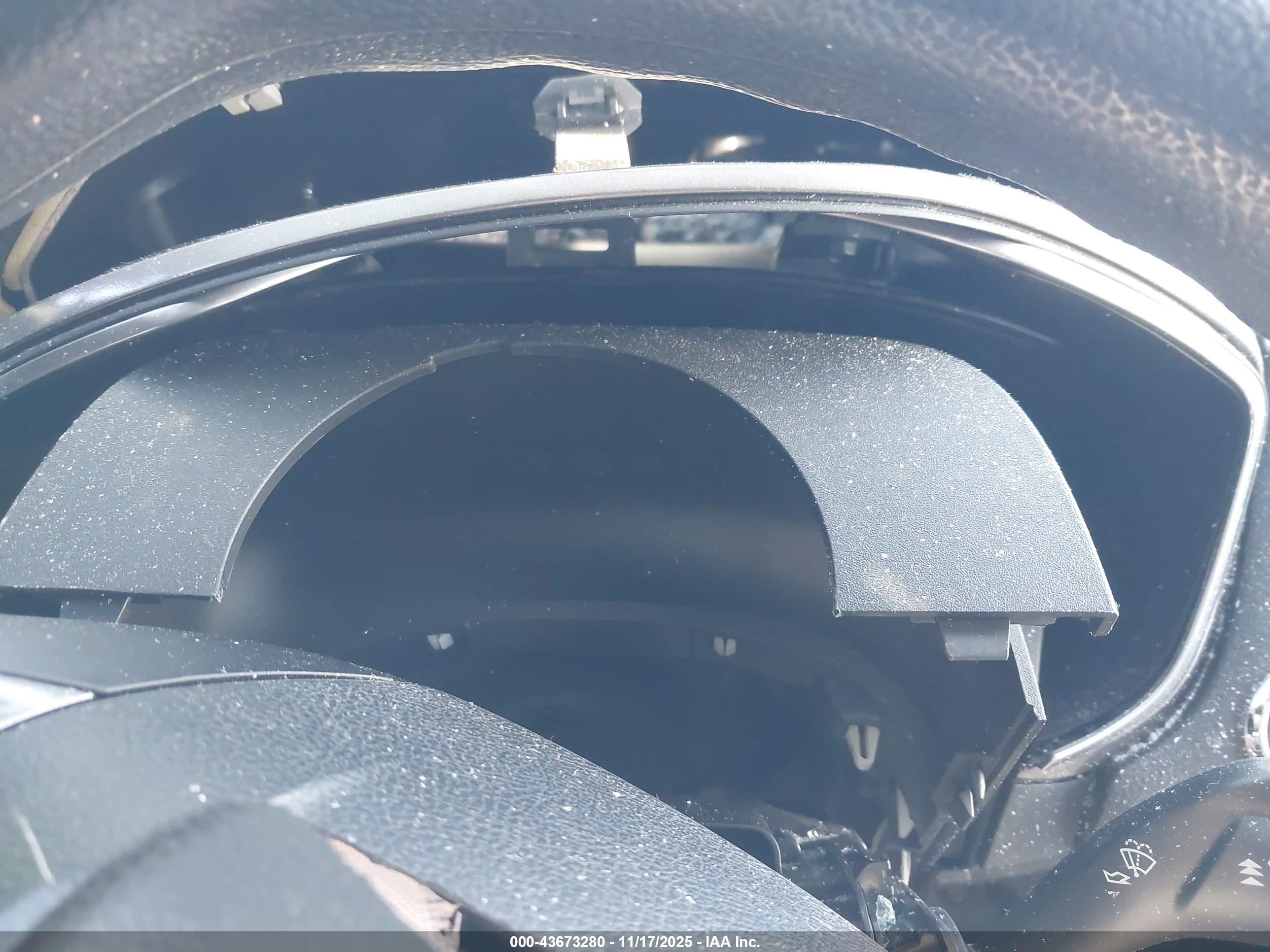 FORD FUSION image 7
