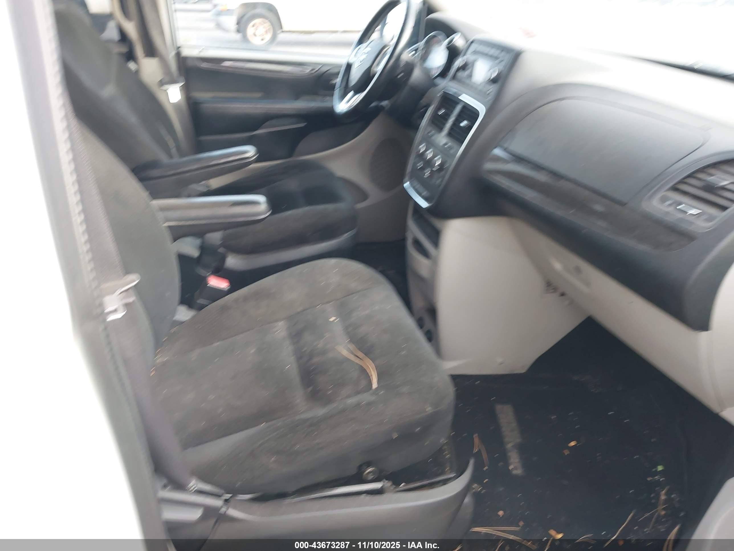 DODGE GRAND image 5