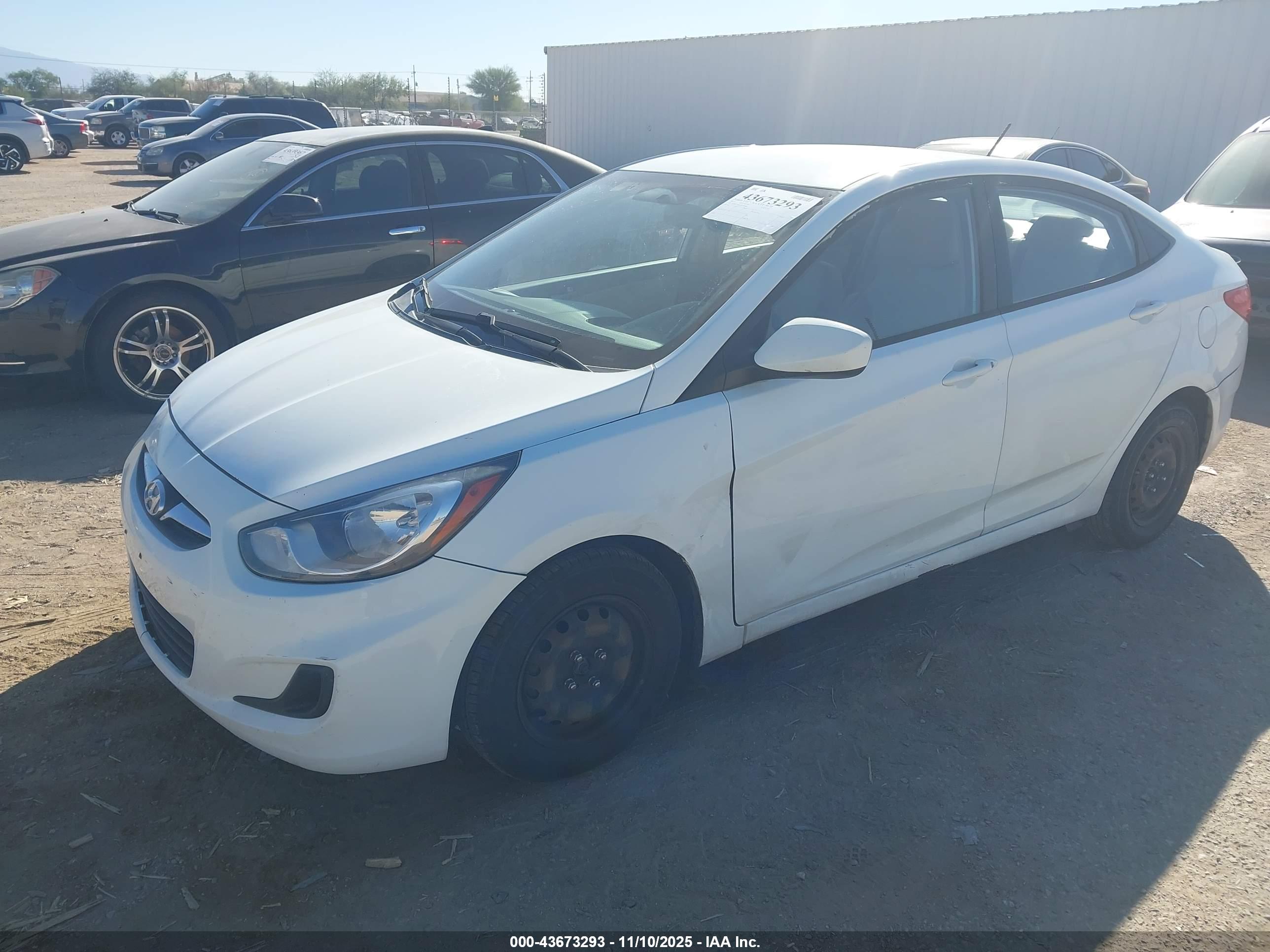 HYUNDAI ACCENT image 2
