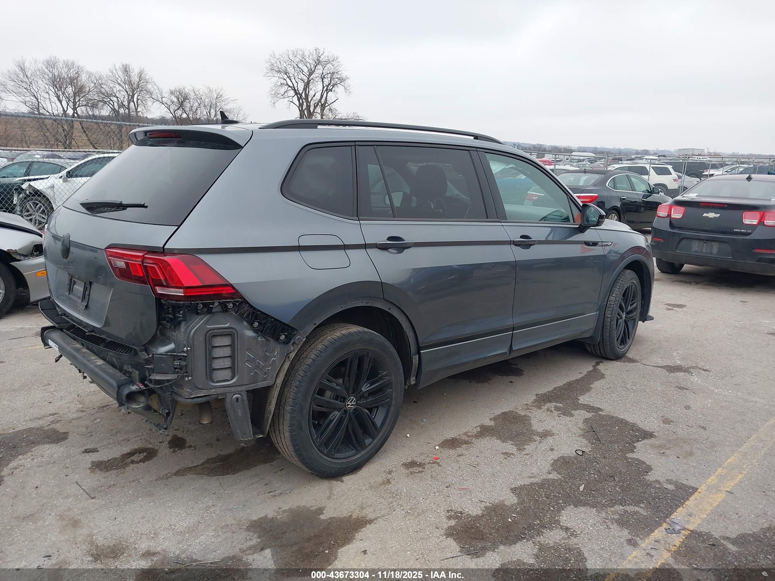 VOLKSWAGEN TIGUAN image 4