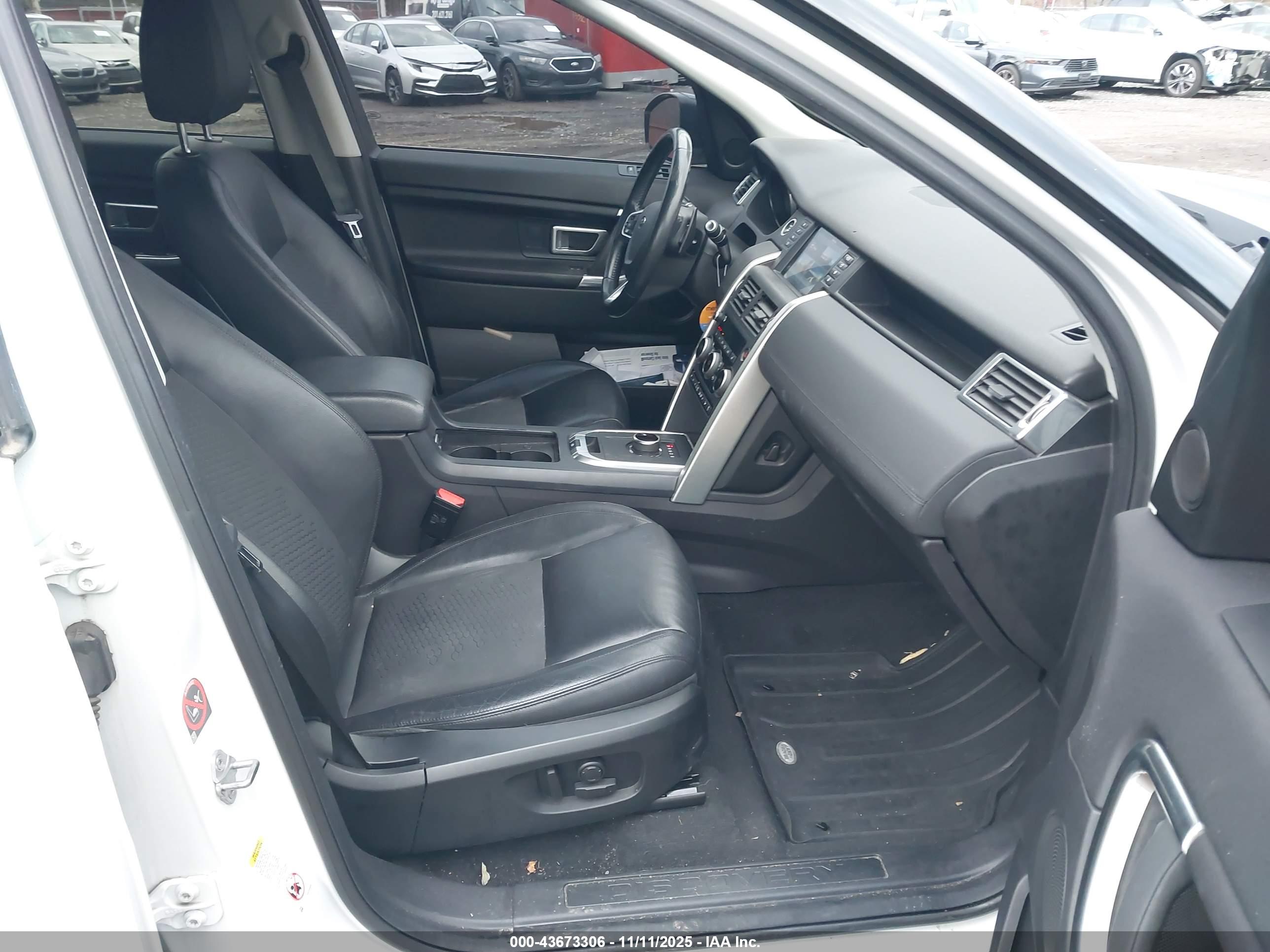 LAND ROVER image 5
