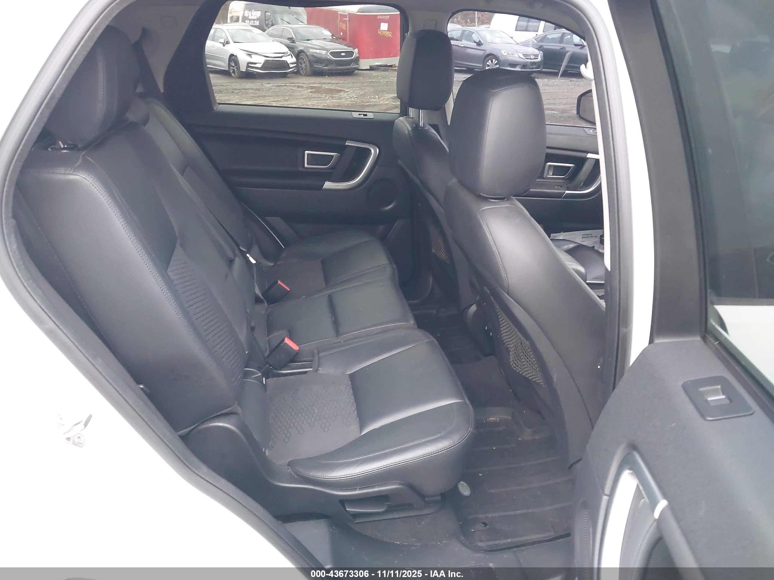 LAND ROVER image 8