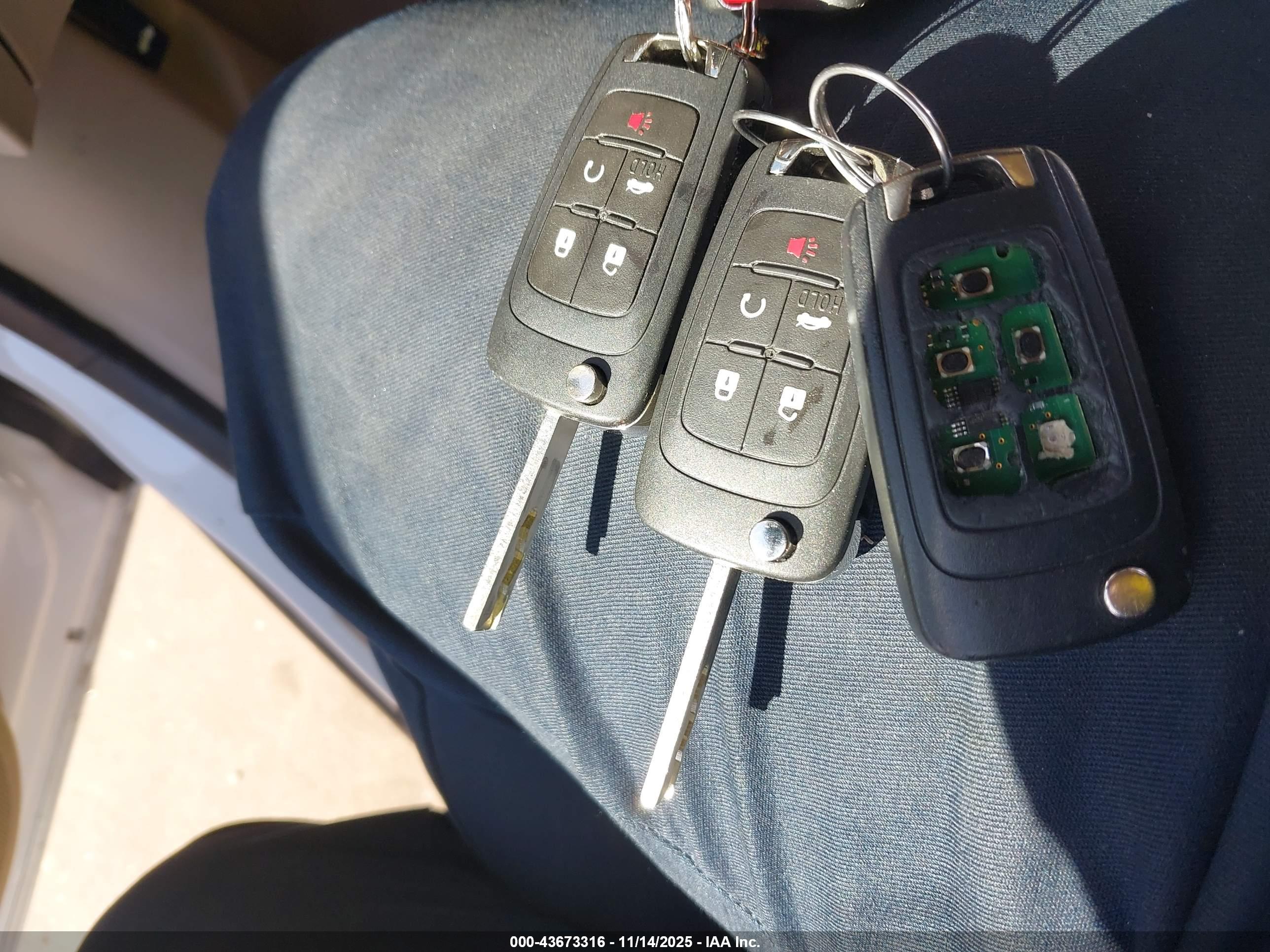 BUICK LACROSSE image 11