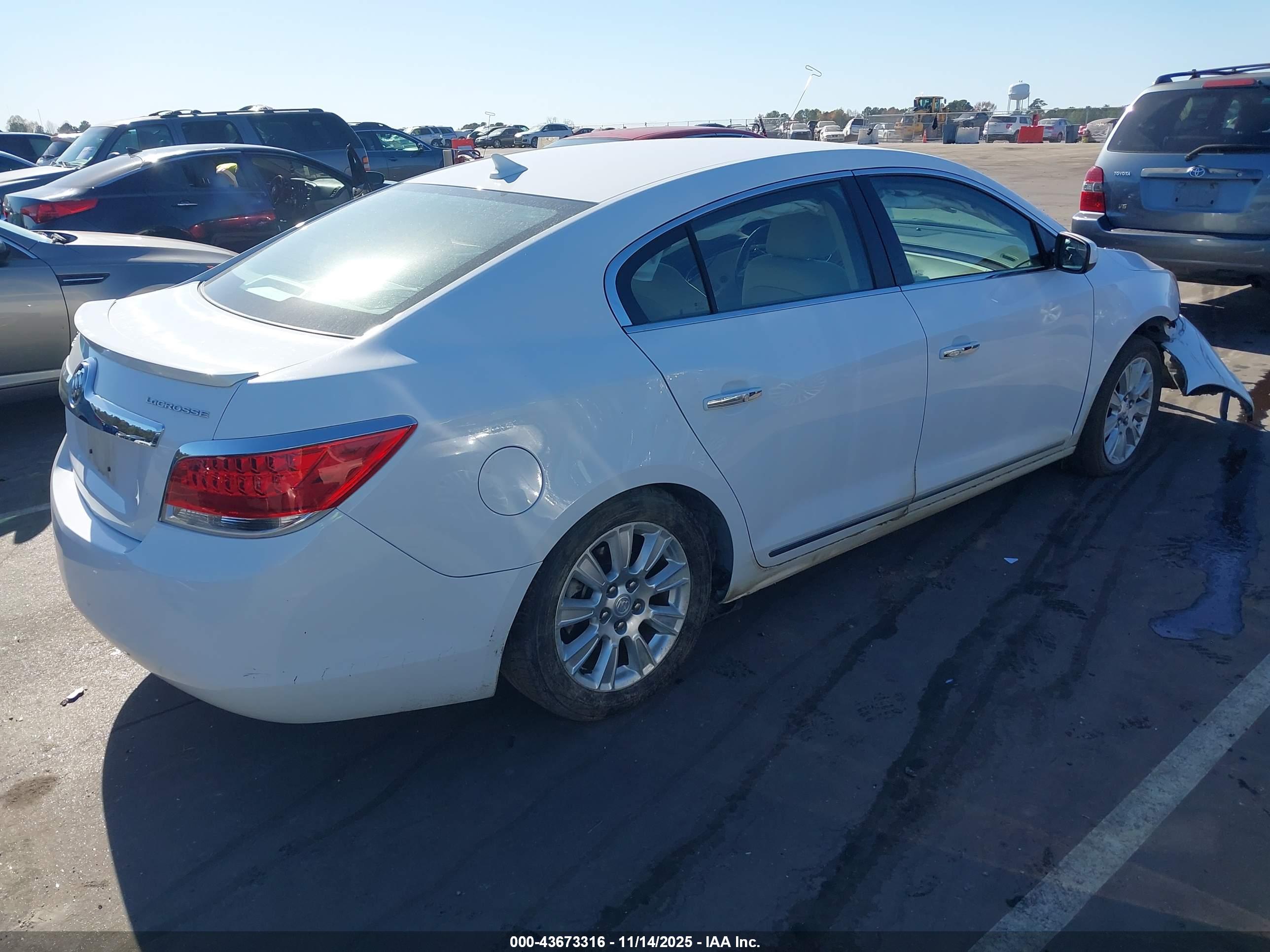 BUICK LACROSSE image 4