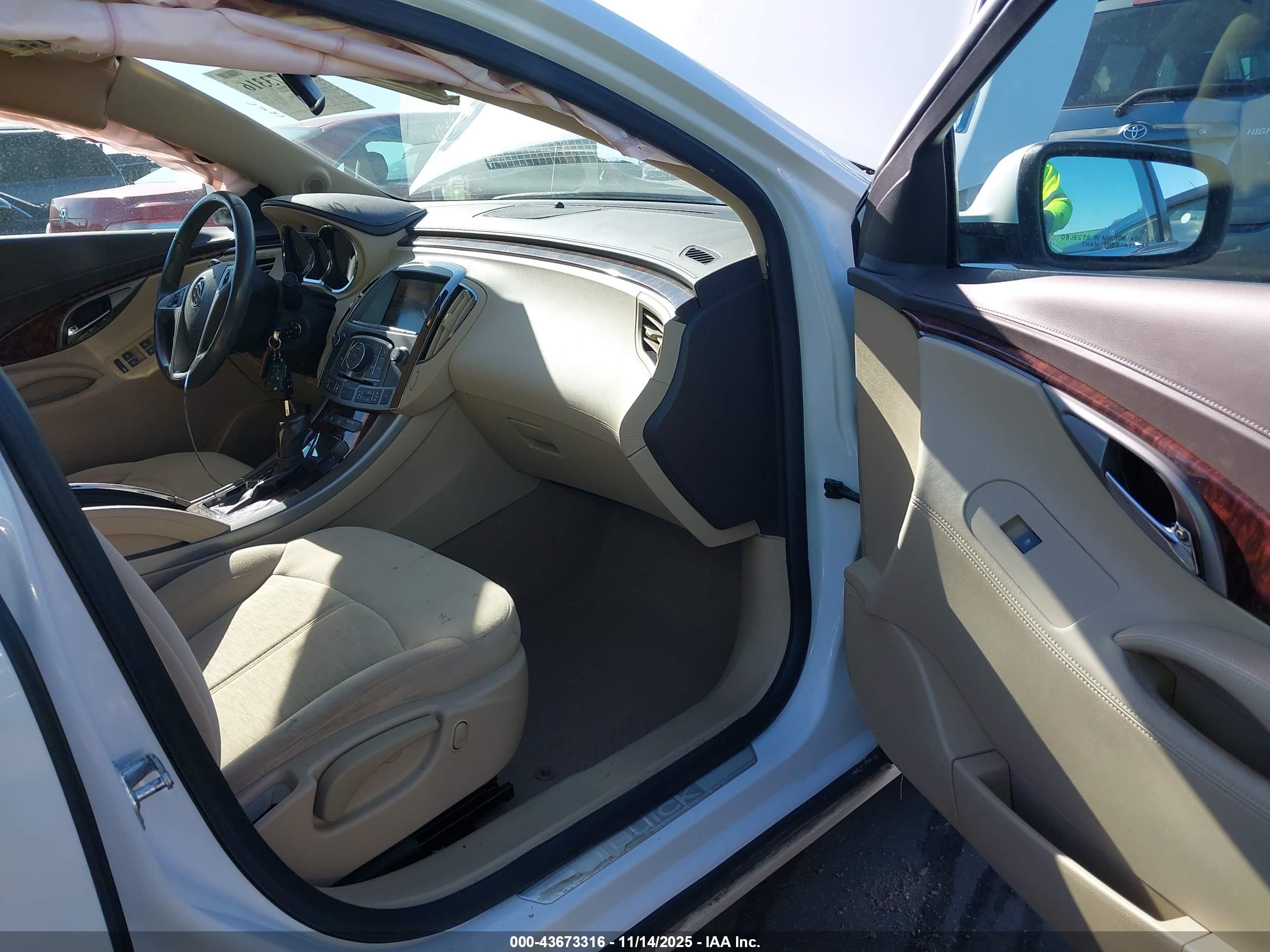 BUICK LACROSSE image 5
