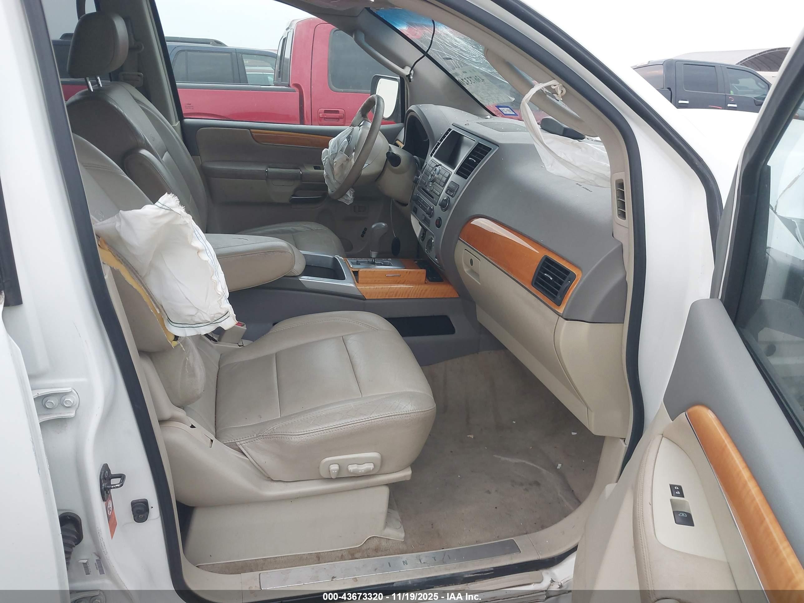 INFINITI QX56 image 5