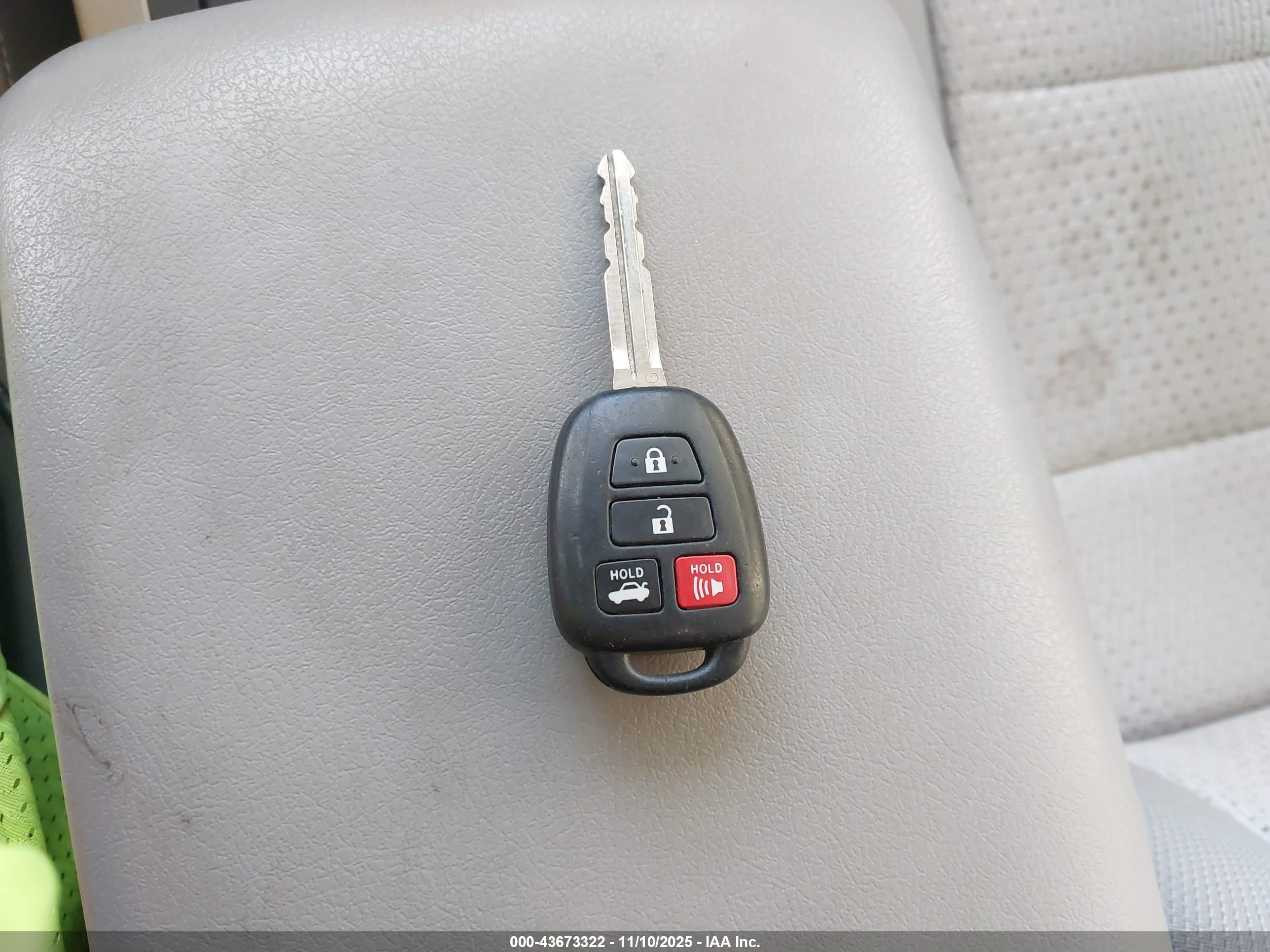TOYOTA CAMRY image 11