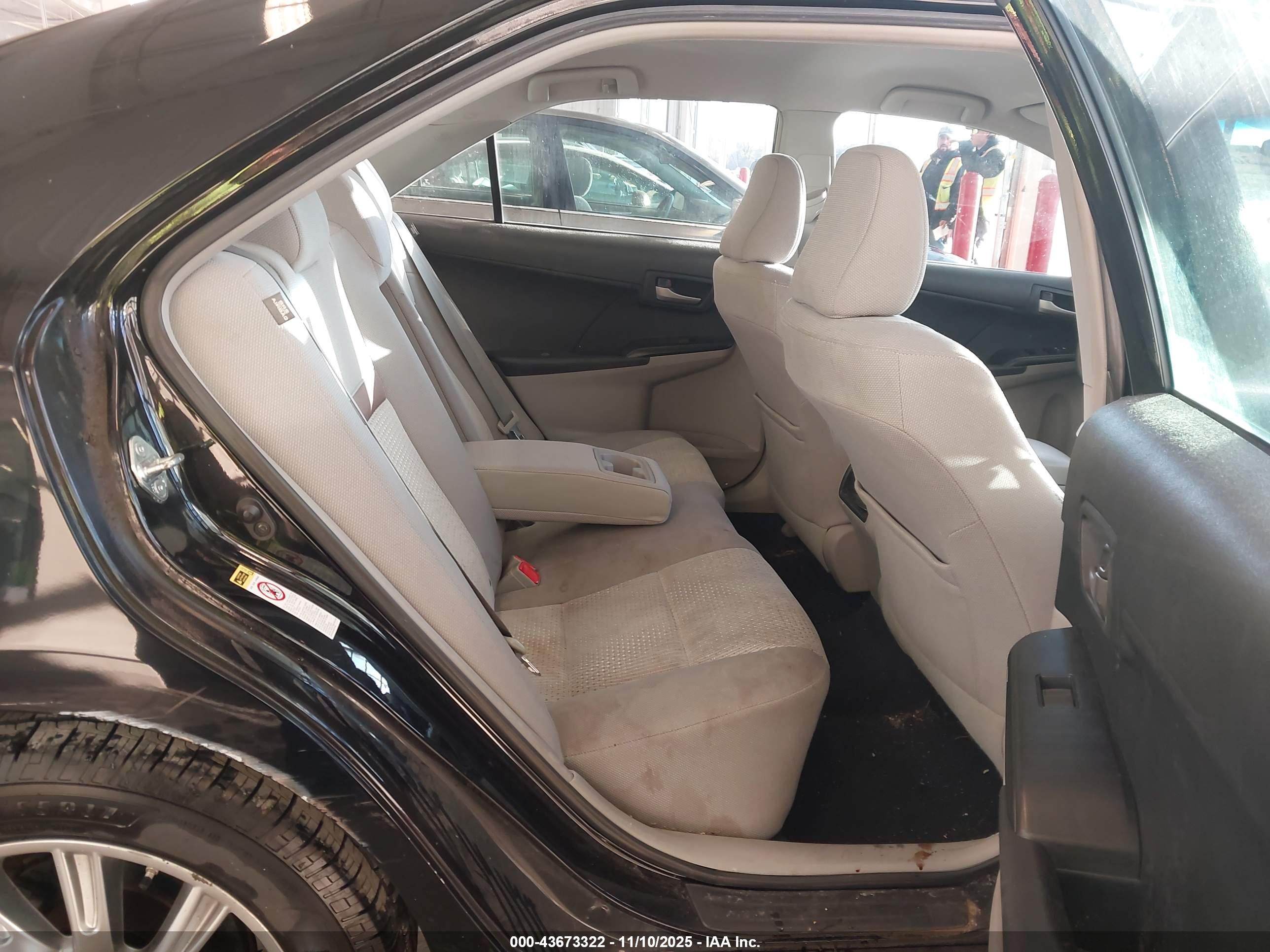 TOYOTA CAMRY image 8