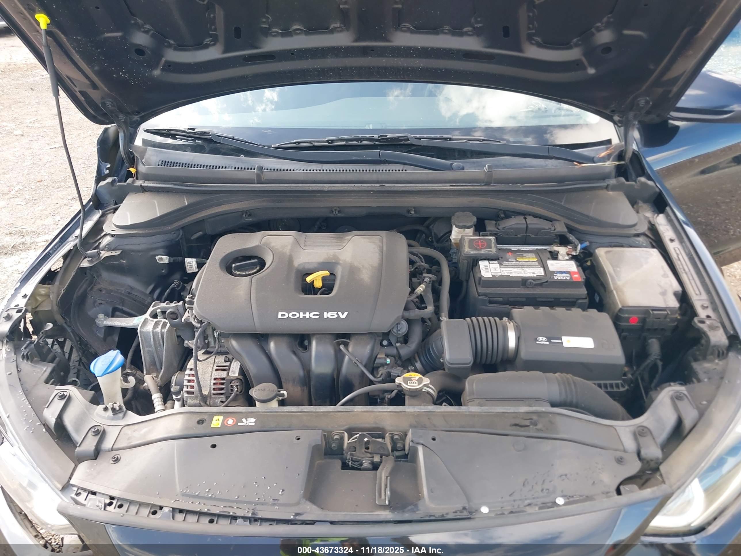 HYUNDAI ELANTRA image 10