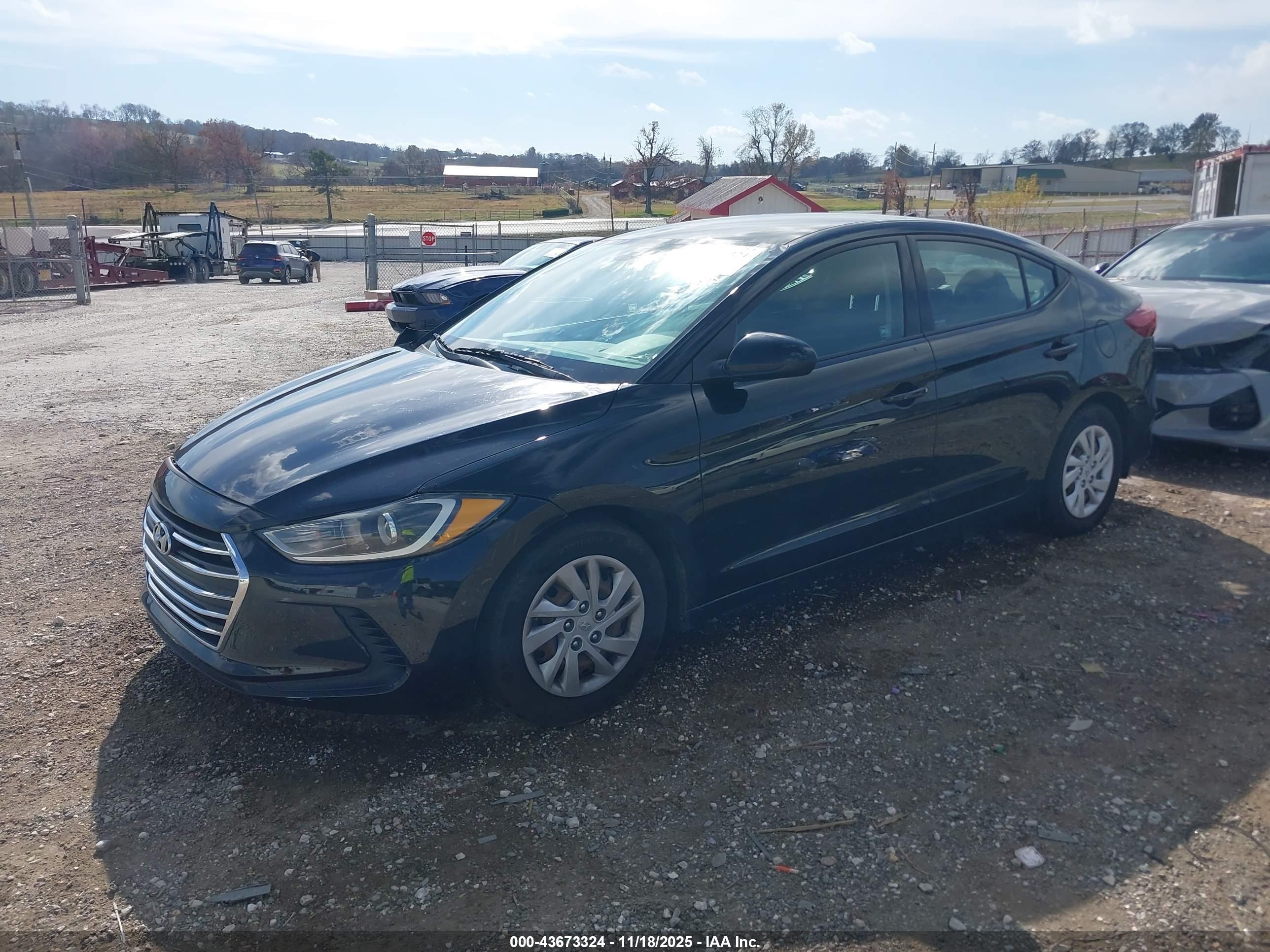 HYUNDAI ELANTRA image 2
