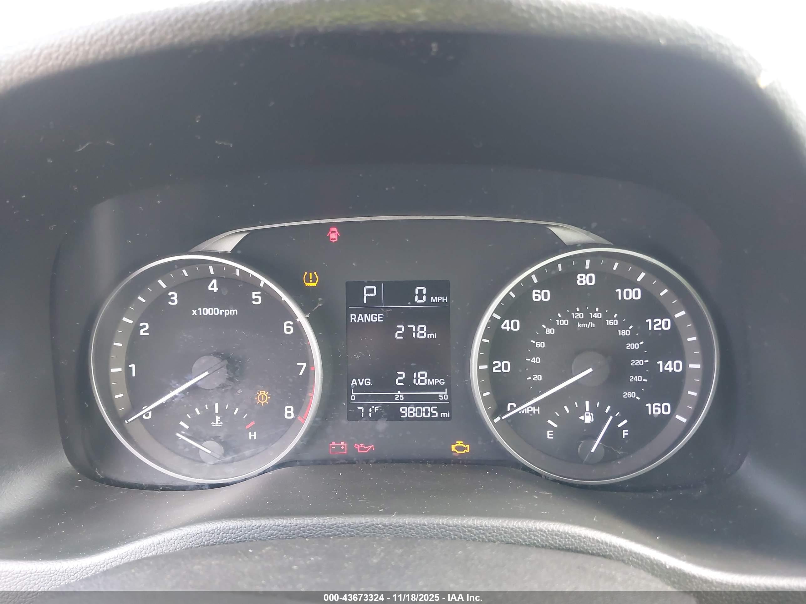 HYUNDAI ELANTRA image 7