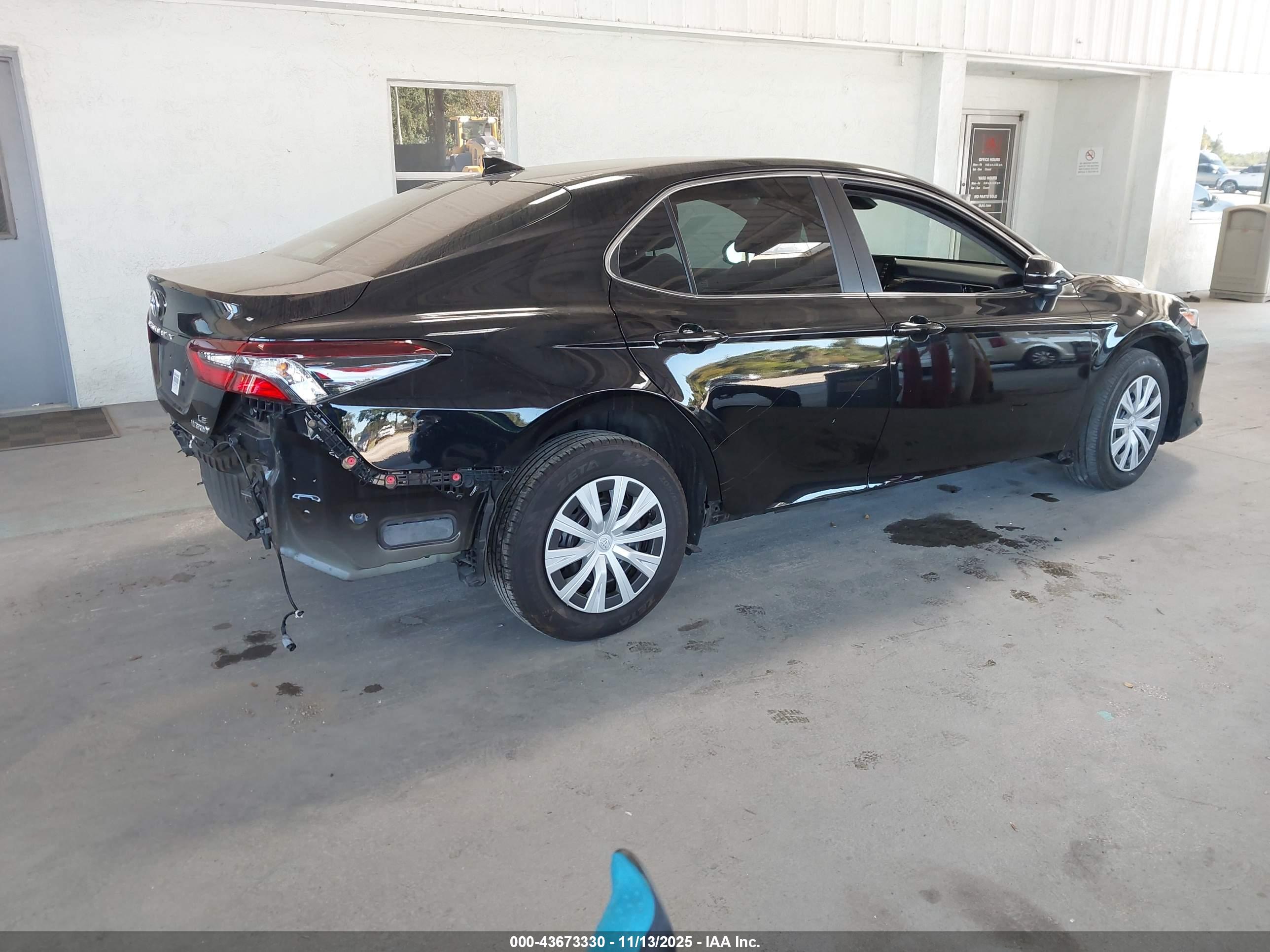 TOYOTA CAMRY image 4