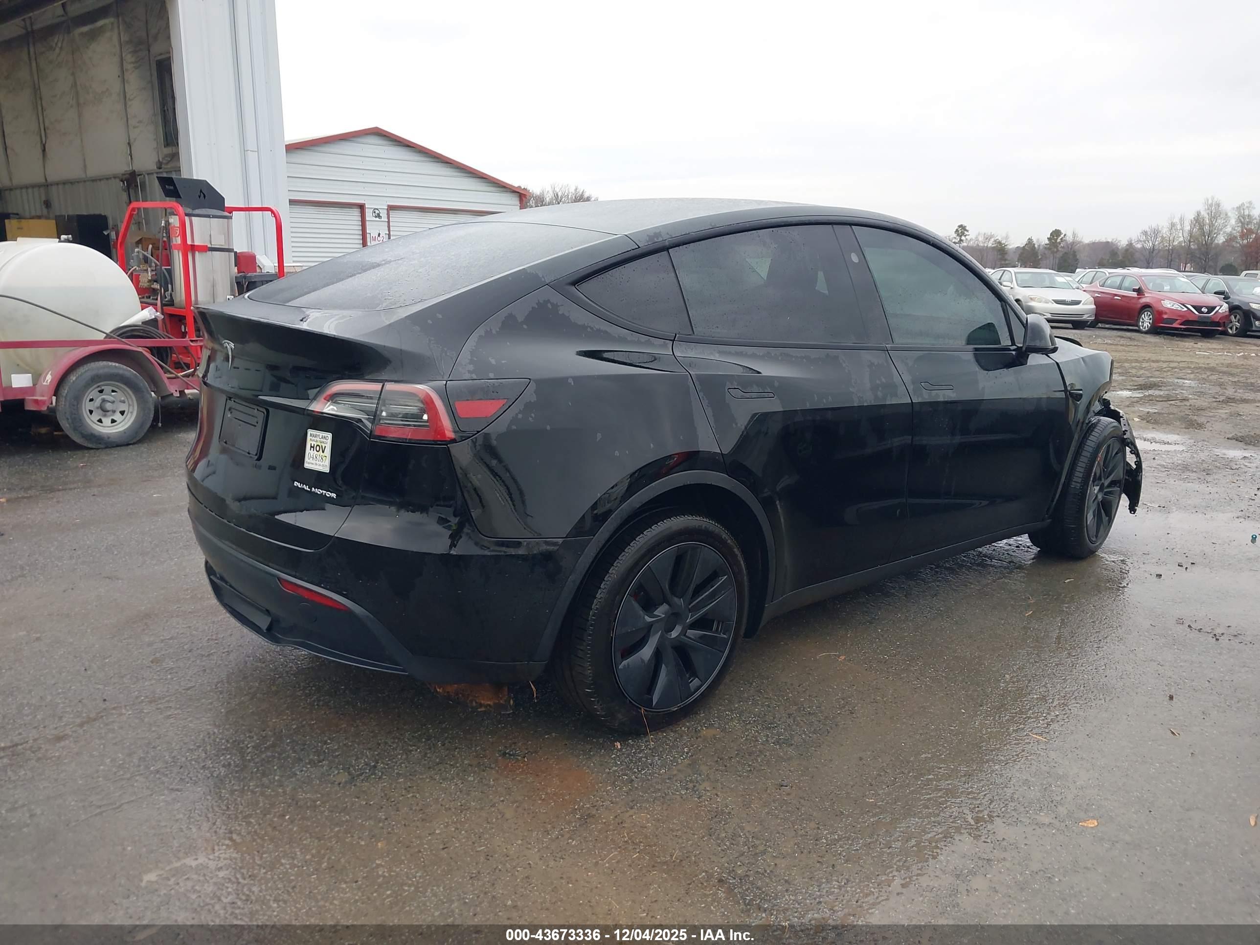 TESLA MODEL image 4